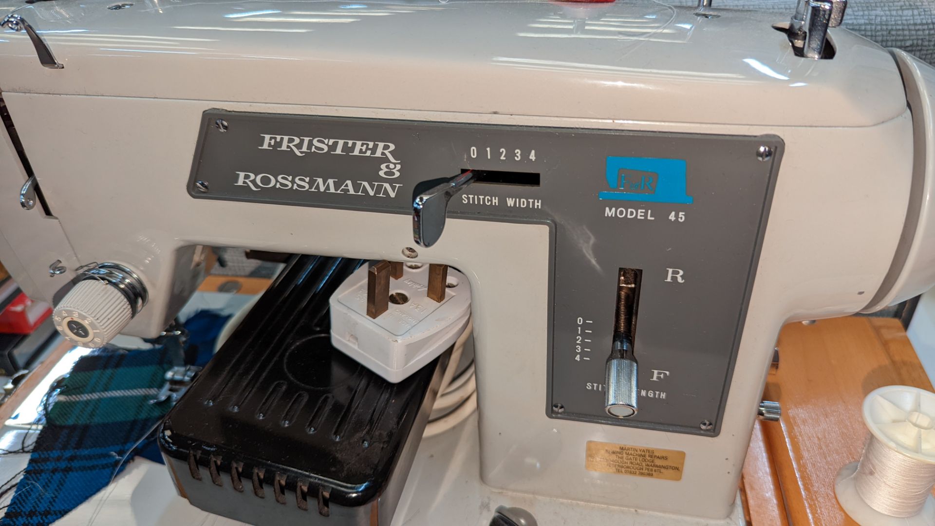 Frister & Rossmann model 45 small domestic sewing machine with foot pedal, in carry case - Image 5 of 6