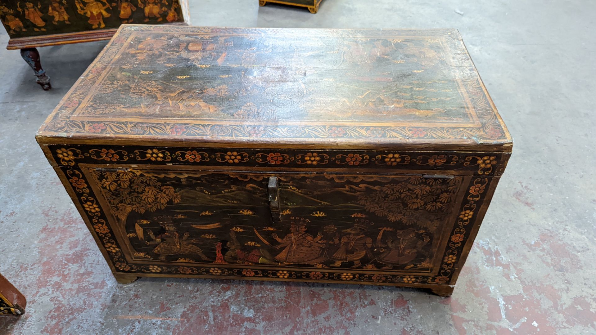 Mughal Indo Persian style large chest with extensive paintwork as pictured - Image 7 of 12