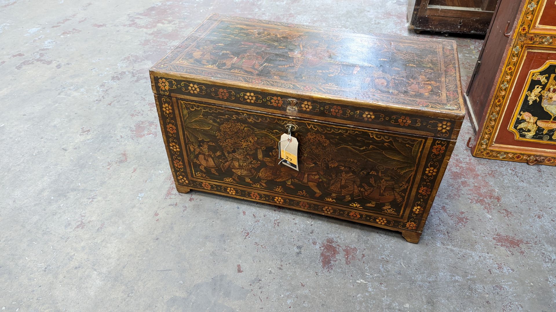 Mughal Indo Persian style large chest with extensive paintwork as pictured - Image 4 of 12