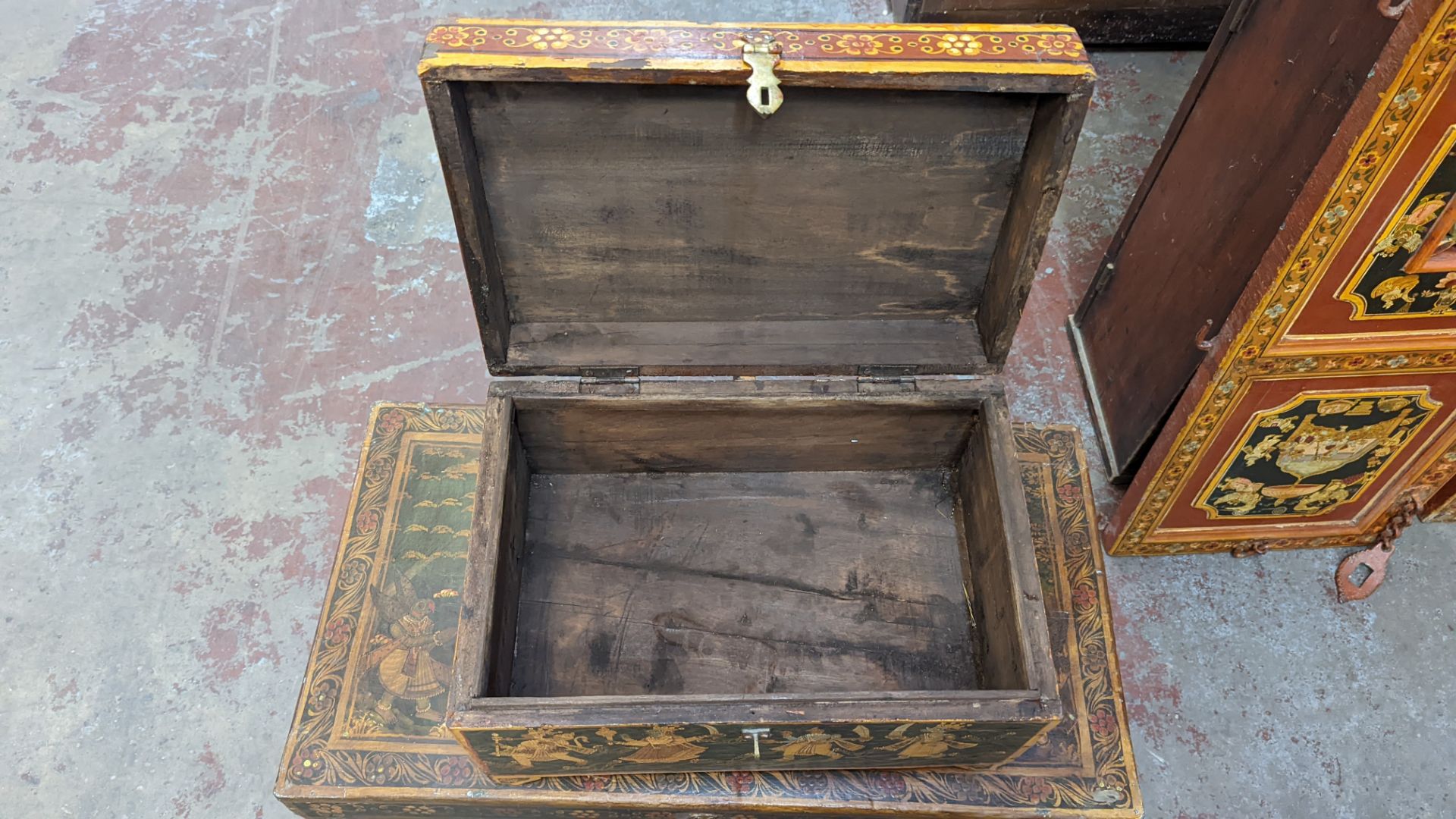 Mughal Indo Persian style small chest with extensive paintwork as pictured - Image 9 of 9