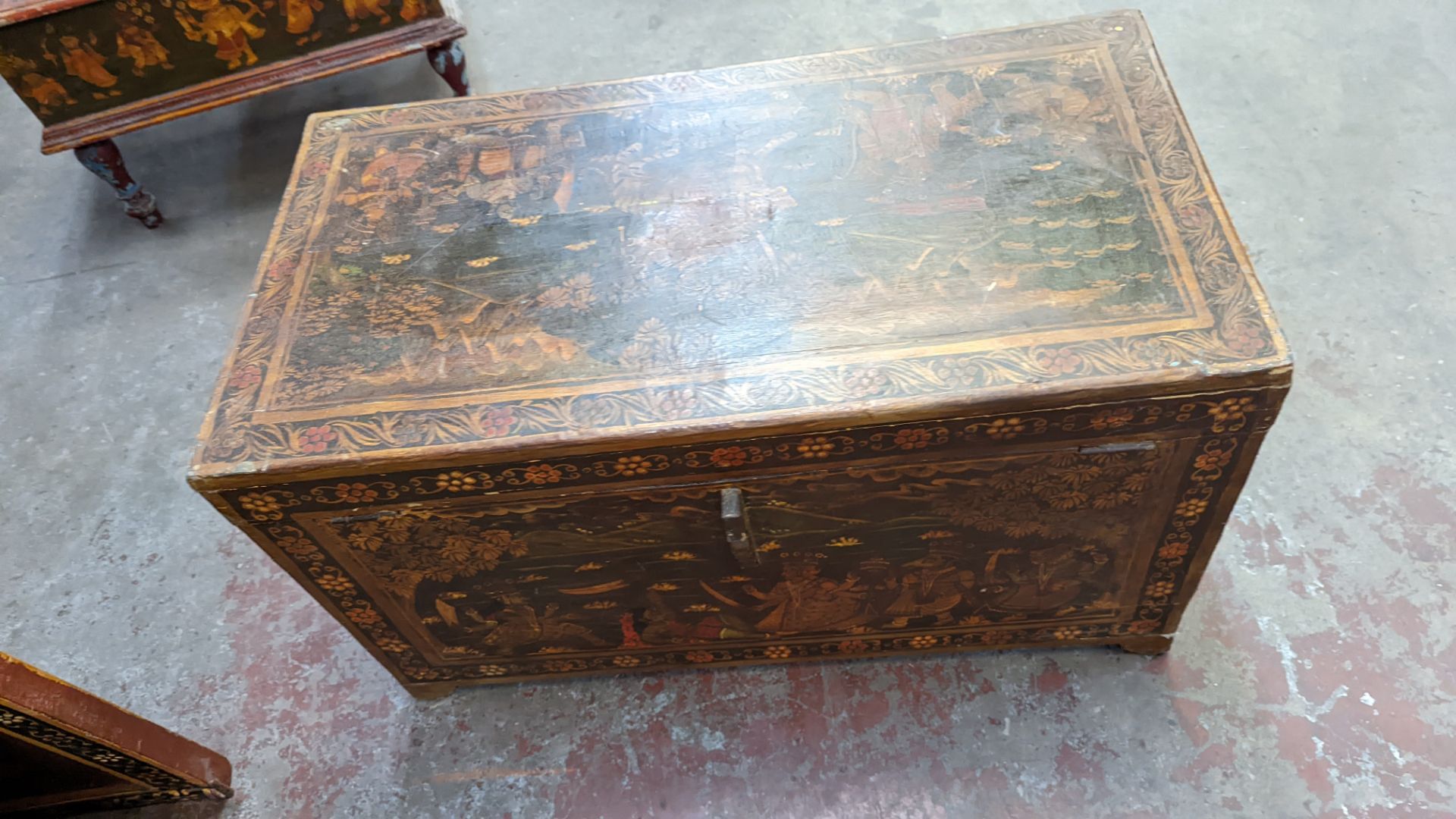 Mughal Indo Persian style large chest with extensive paintwork as pictured - Image 6 of 12