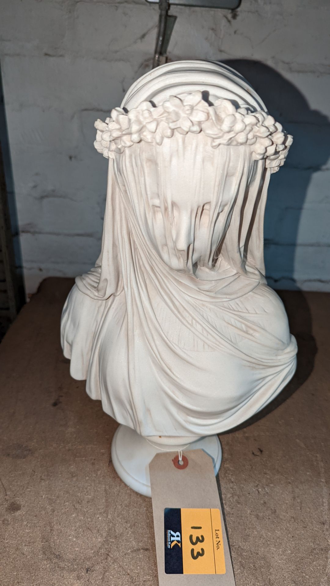 Resin copy bust - Image 10 of 10