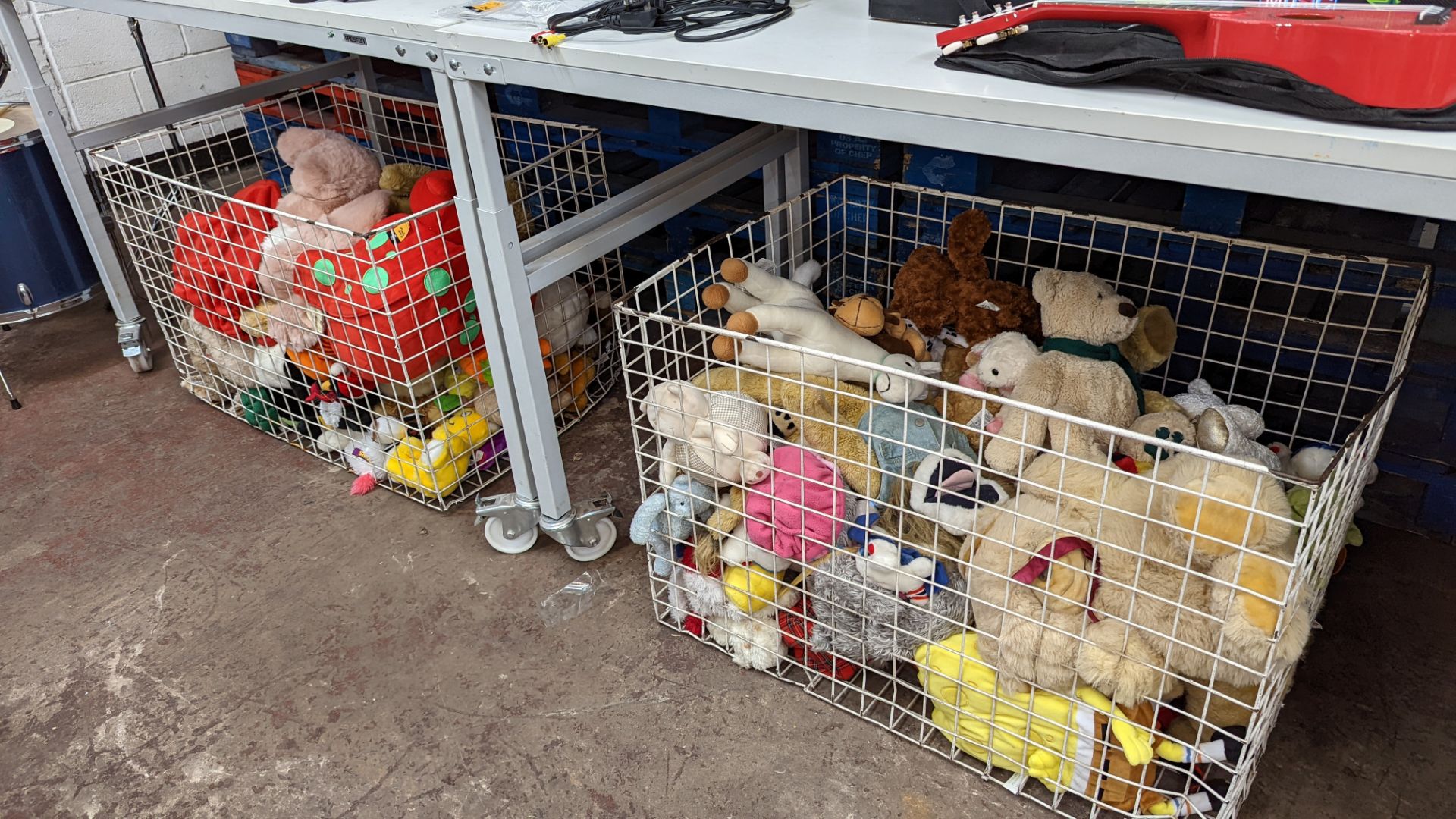 The contents of 2 very large cages of soft toys. NB cages excluded - Image 2 of 4