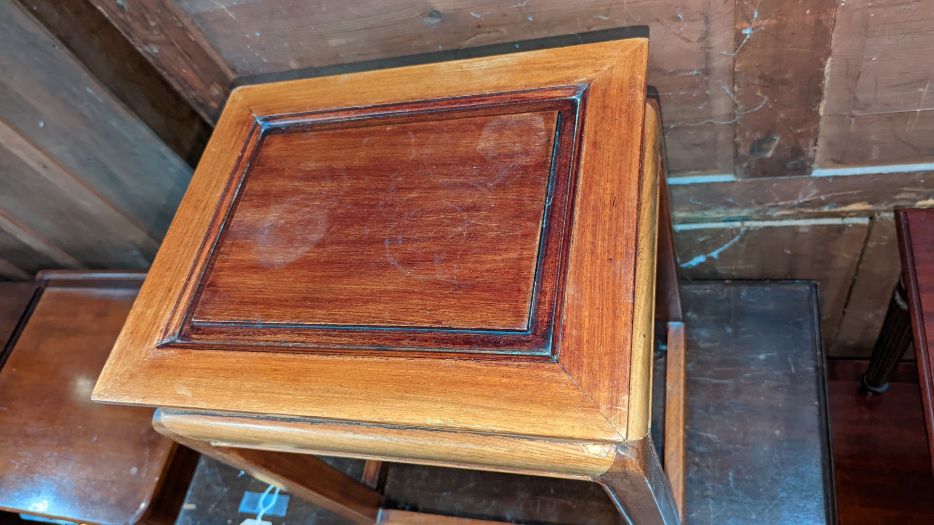 Small mahogany occasional table - Image 5 of 6