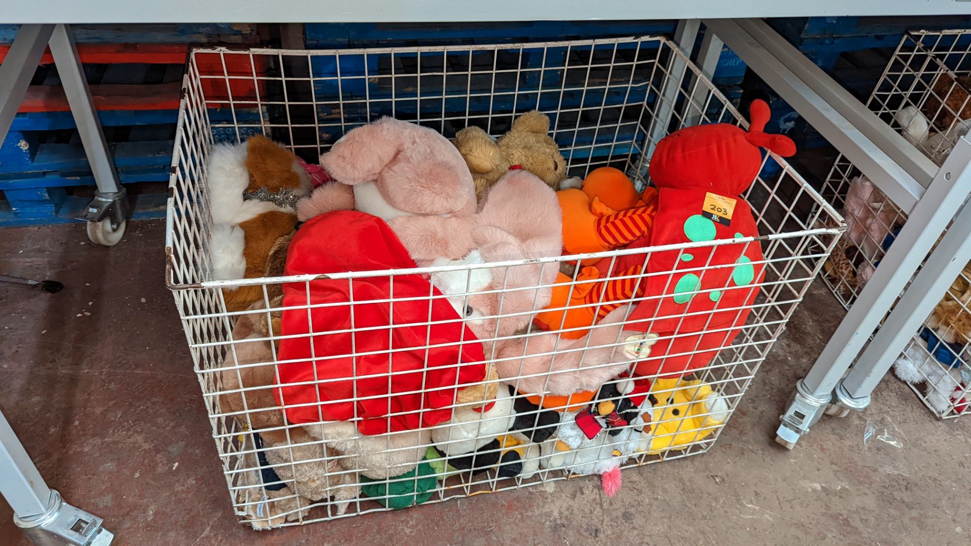 The contents of 2 very large cages of soft toys. NB cages excluded - Image 3 of 4