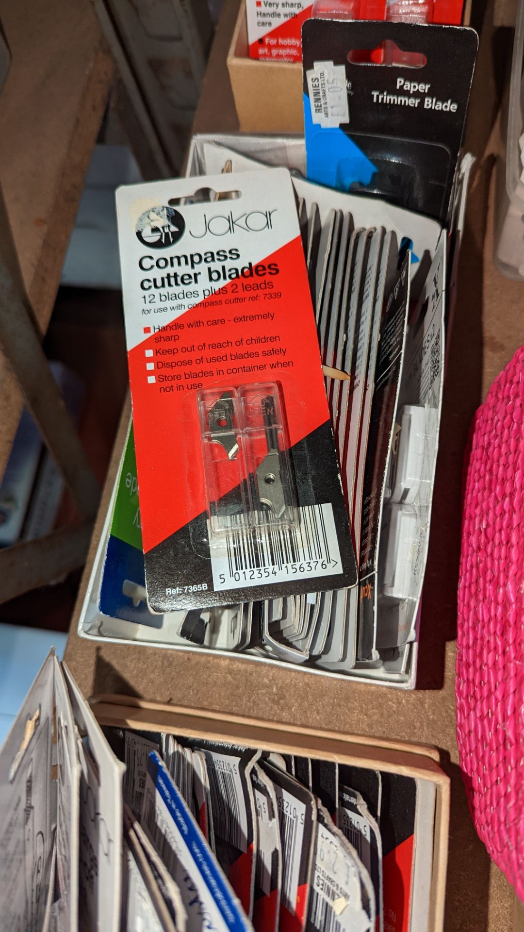 Large quantity of arts & crafts supplies including large quantity of blades, comprising 6 tubs/boxes - Image 4 of 8