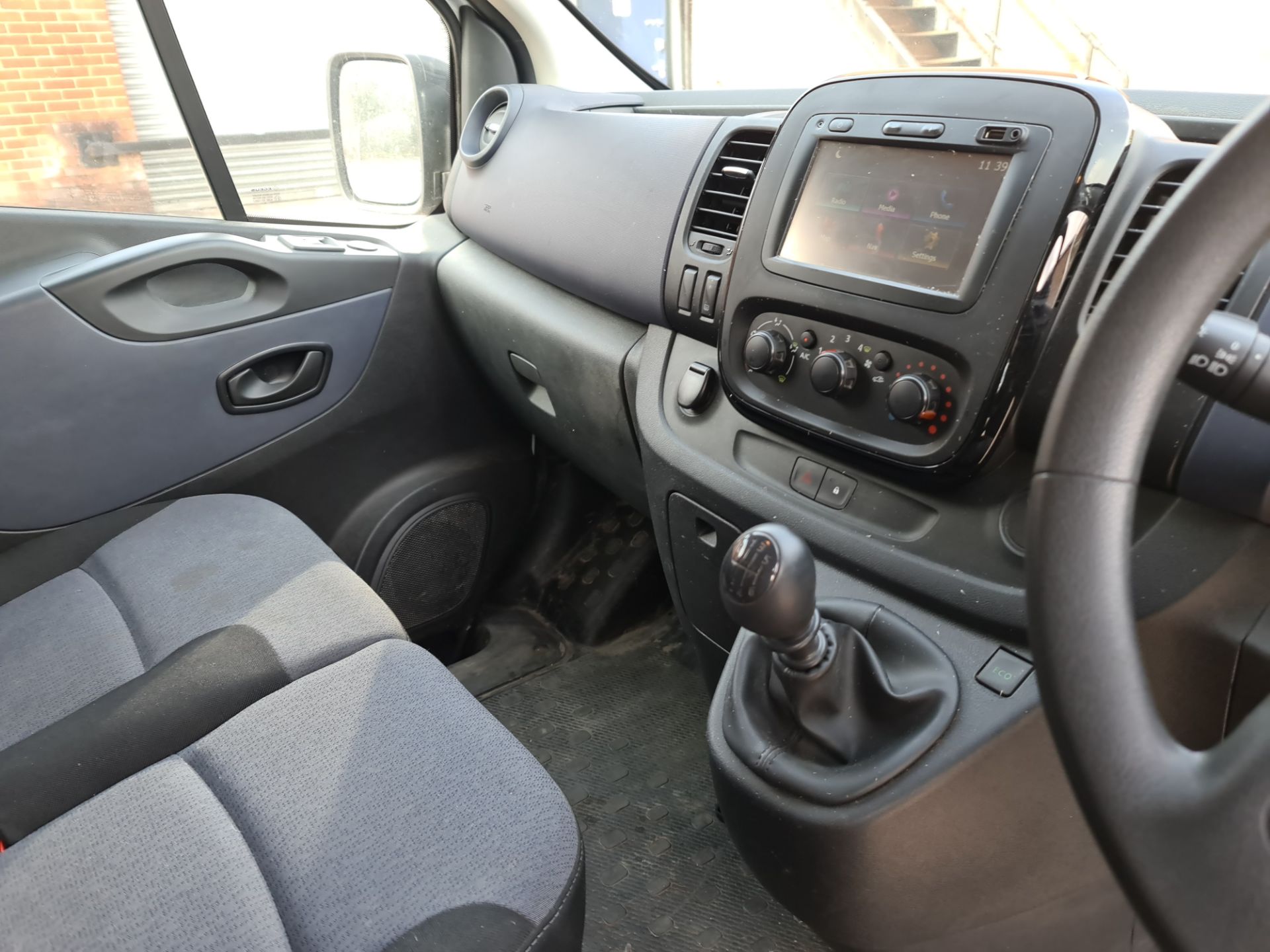 VX17 UOL Vauxhall Vivaro 2900 CDTI panel van, 6-speed manual gearbox, 1598cc diesel engine. Colour: - Image 16 of 49