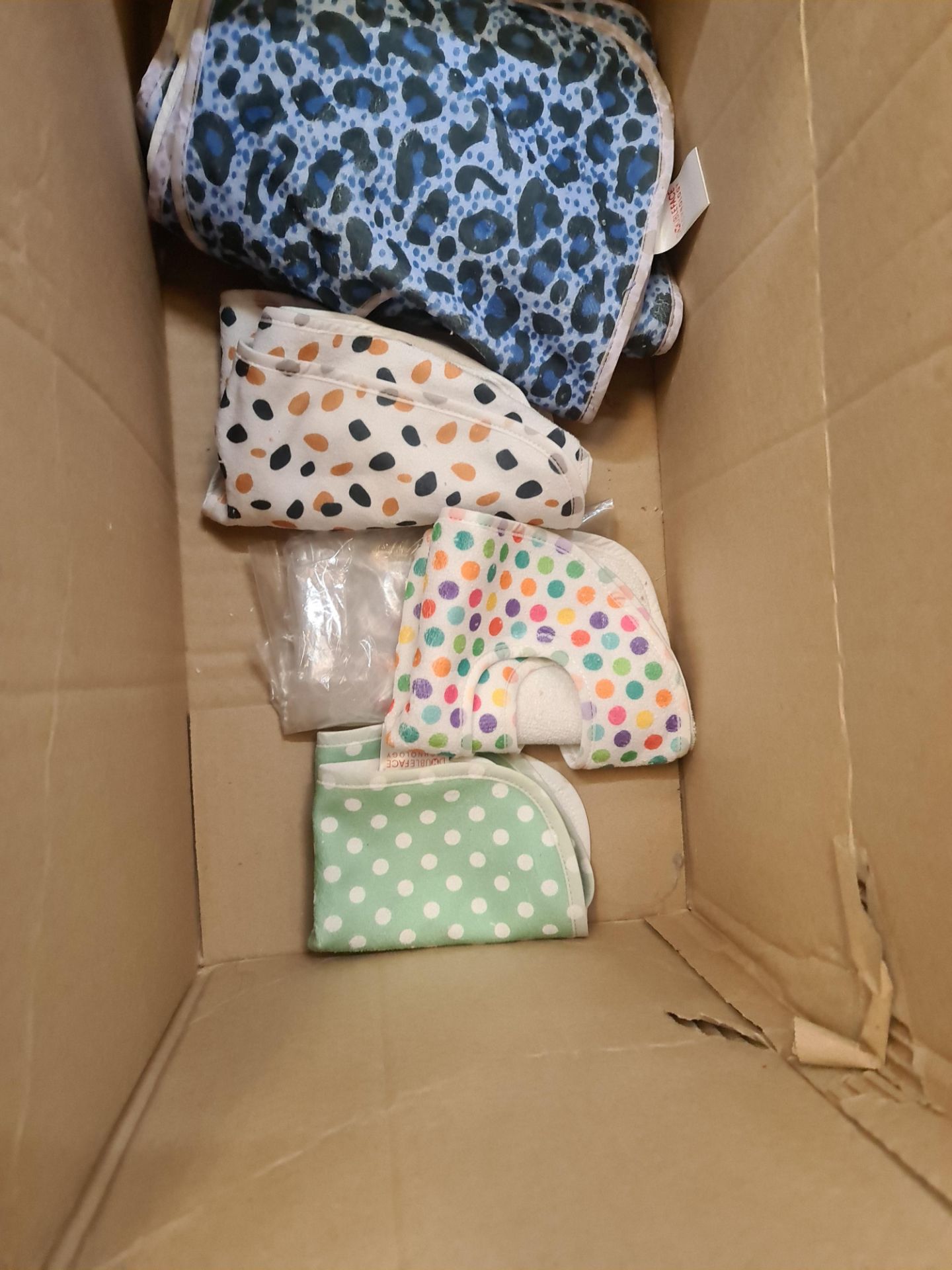 2 boxes of assorted pet clothing - Image 8 of 10