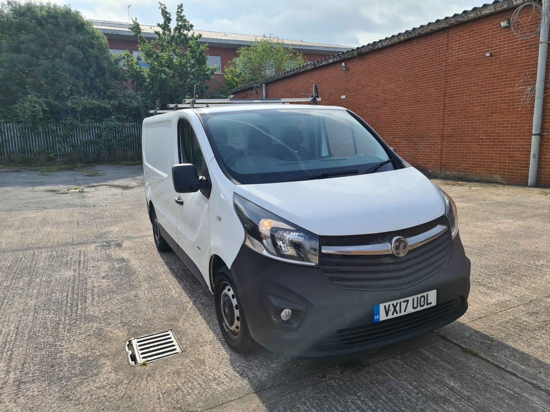 VX17 UOL Vauxhall Vivaro 2900 CDTI panel van, 6-speed manual gearbox, 1598cc diesel engine. Colour: