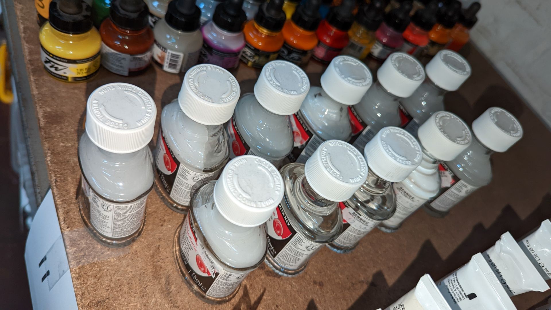 11 off 75ml bottles of Daler Rowney matt varnish & other products - Image 6 of 6