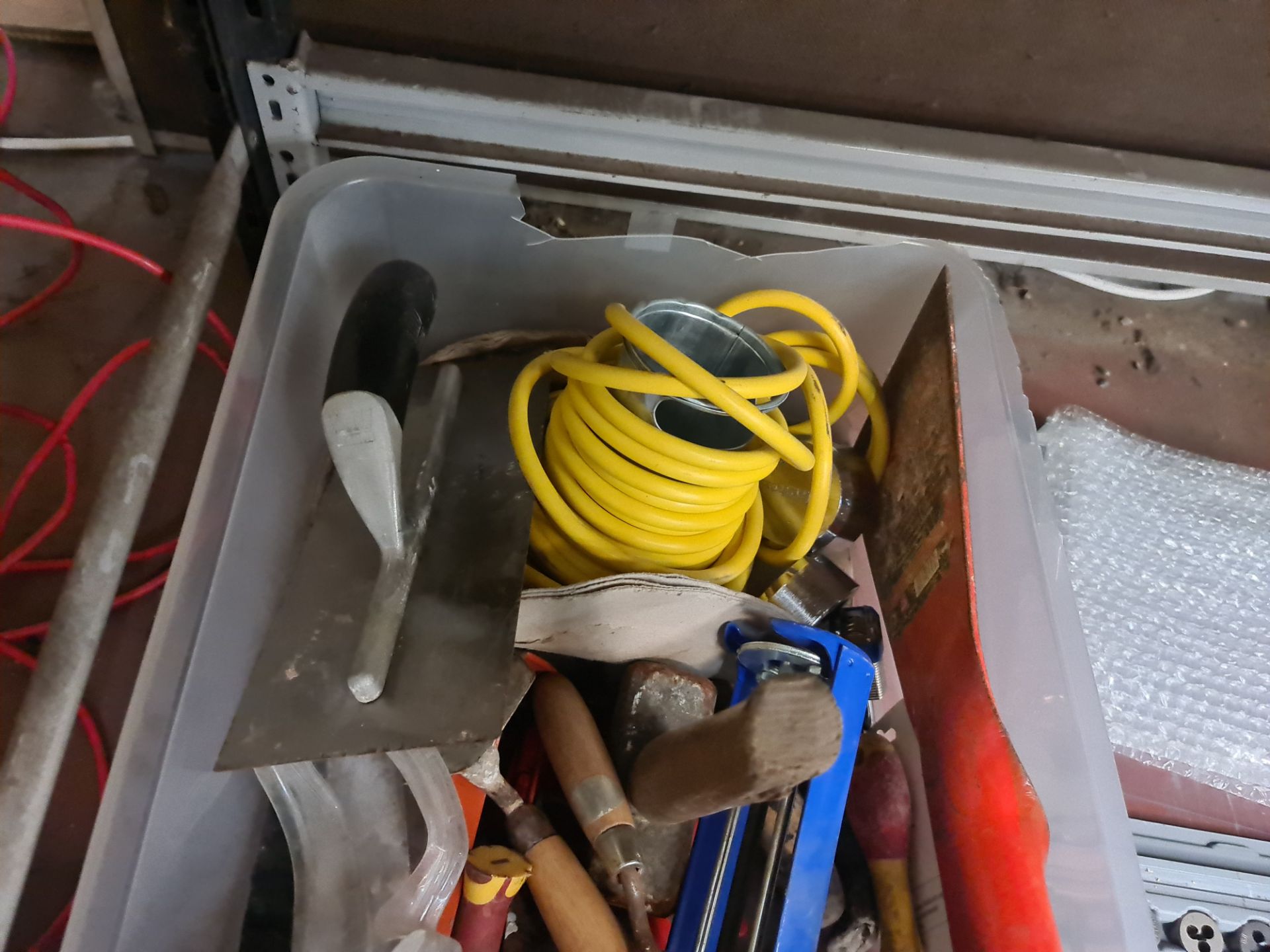 Contents of a crate of assorted hand tools - crate excluded - Image 4 of 4