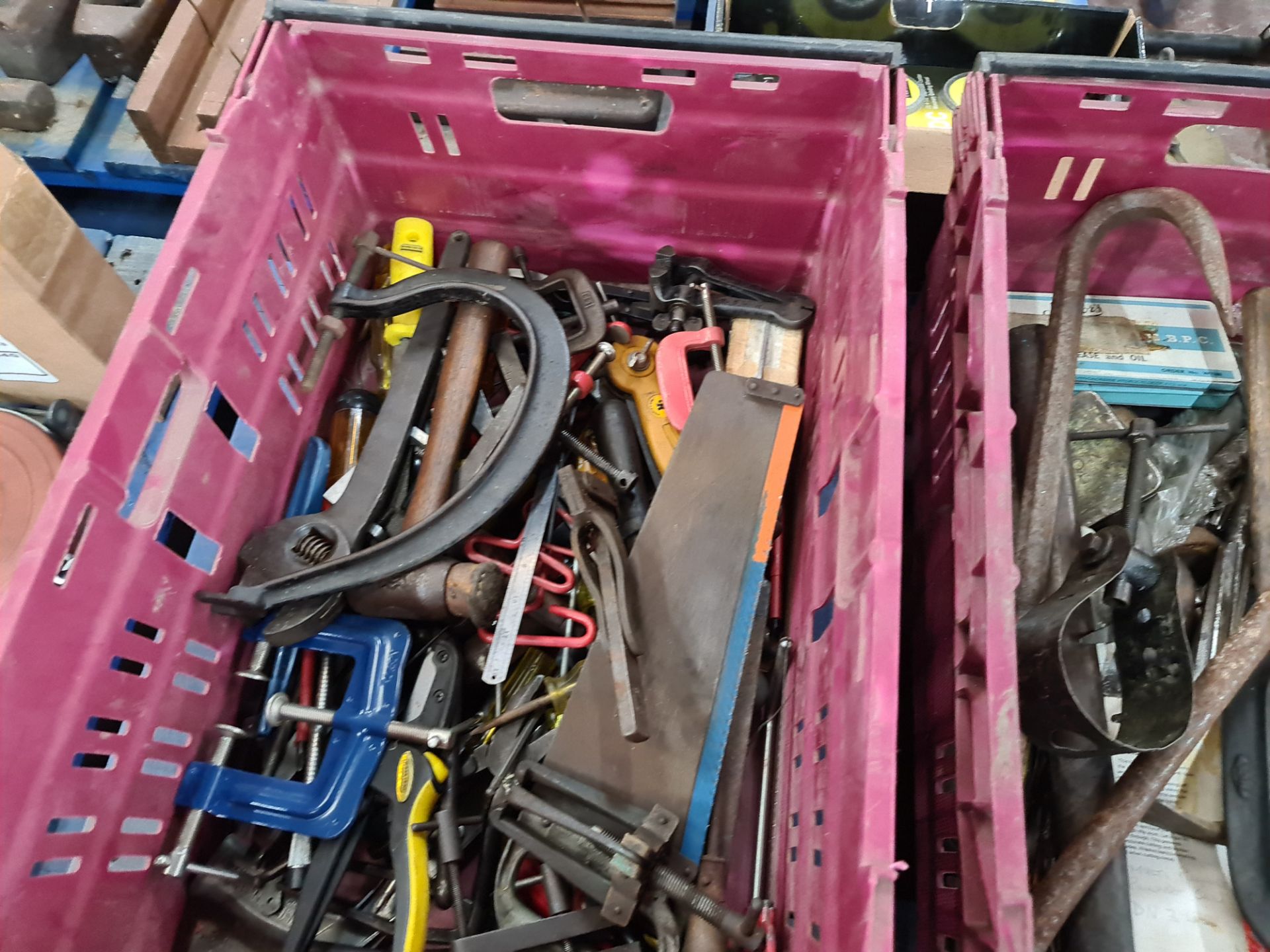 Contents of a pallet of assorted hand tools & more - please note the 2 plastic crates & the pallet i - Image 5 of 10