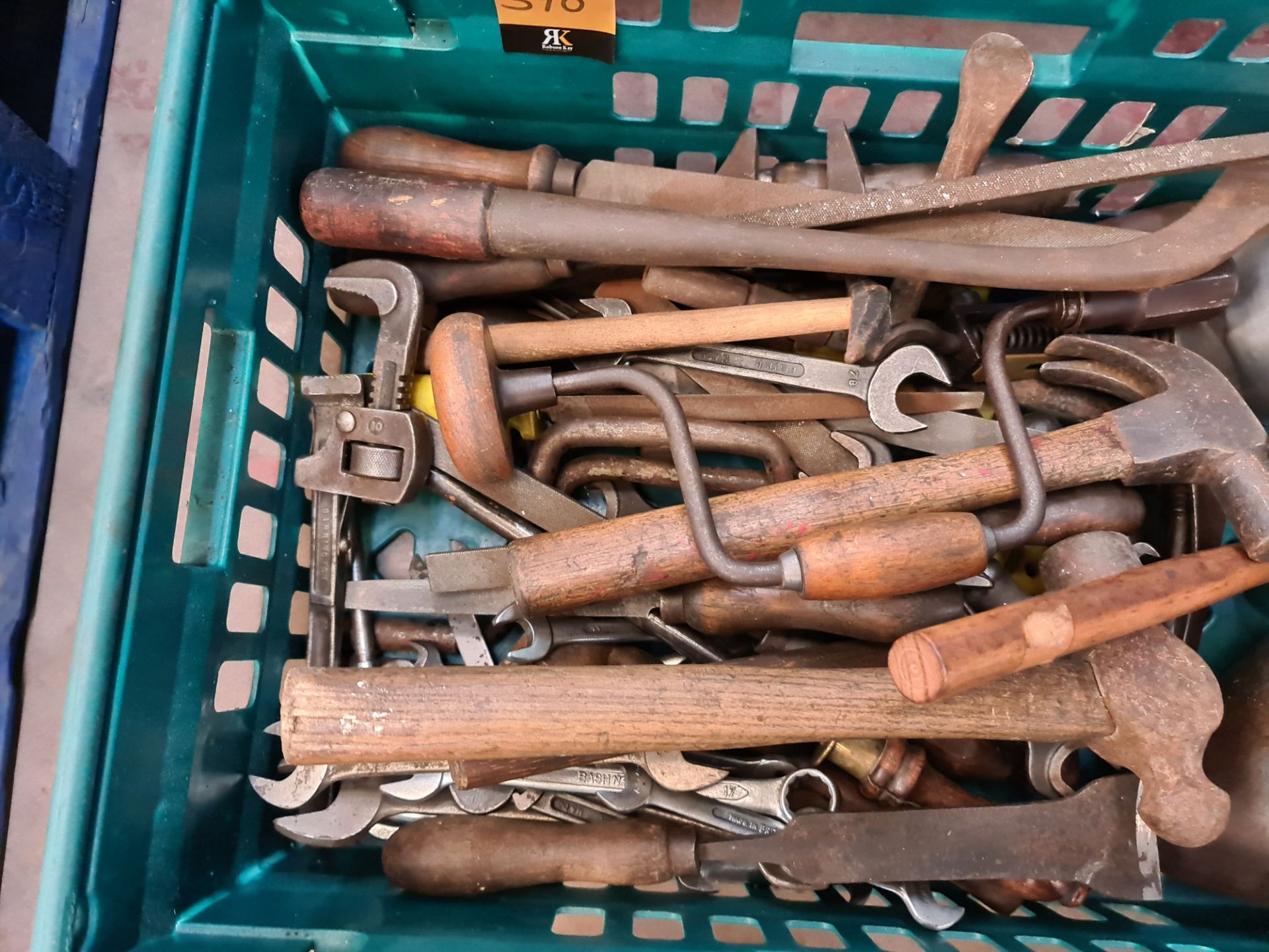 Contents of a crate of hand tools - crate excluded - Image 3 of 4