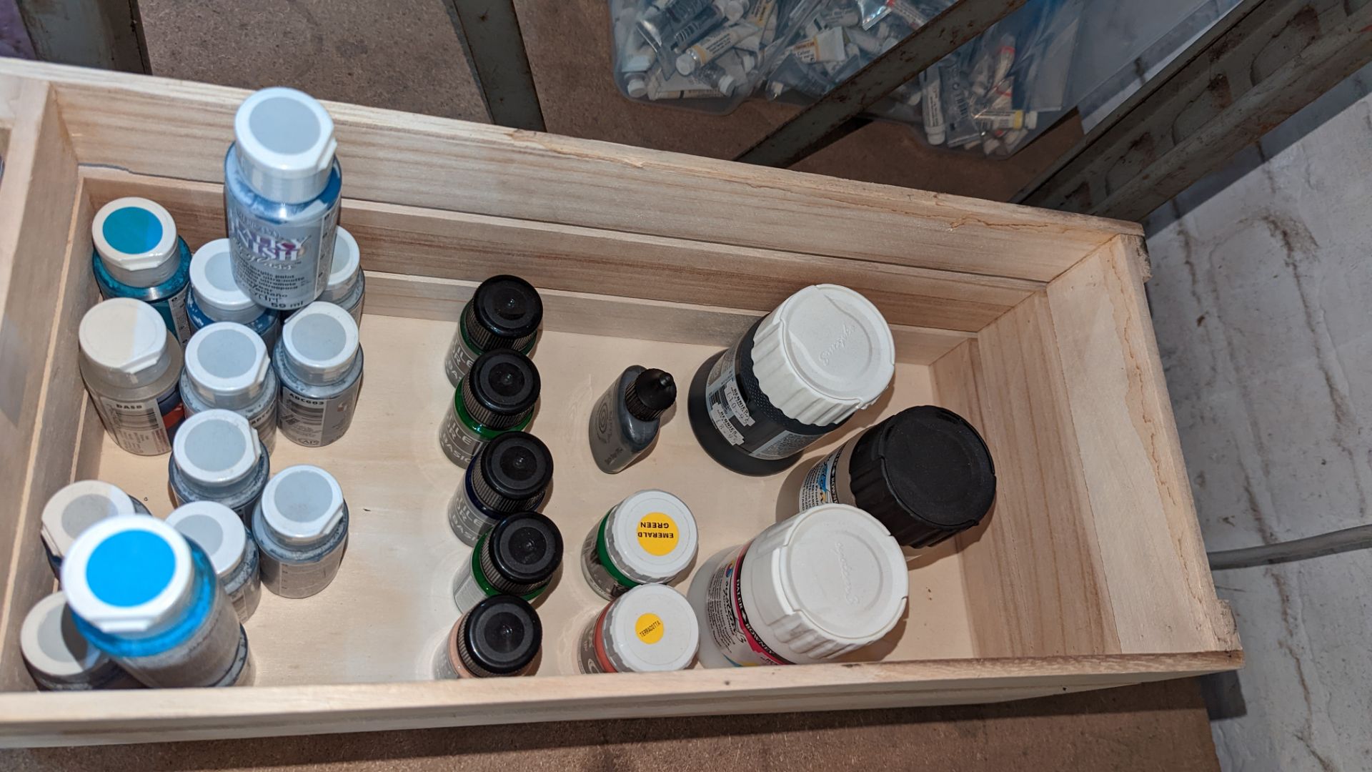 Crate & contents consisting of 25 assorted bottles of assorted paint - Image 7 of 7
