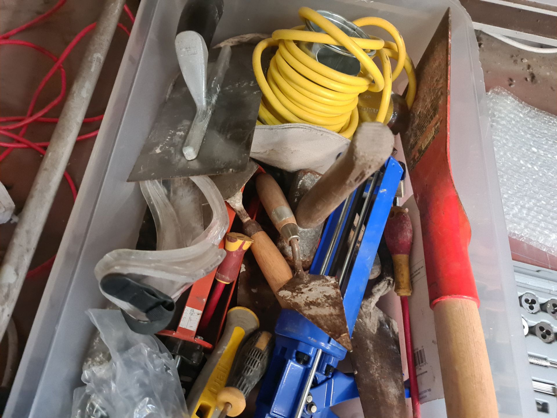 Contents of a crate of assorted hand tools - crate excluded - Image 2 of 4