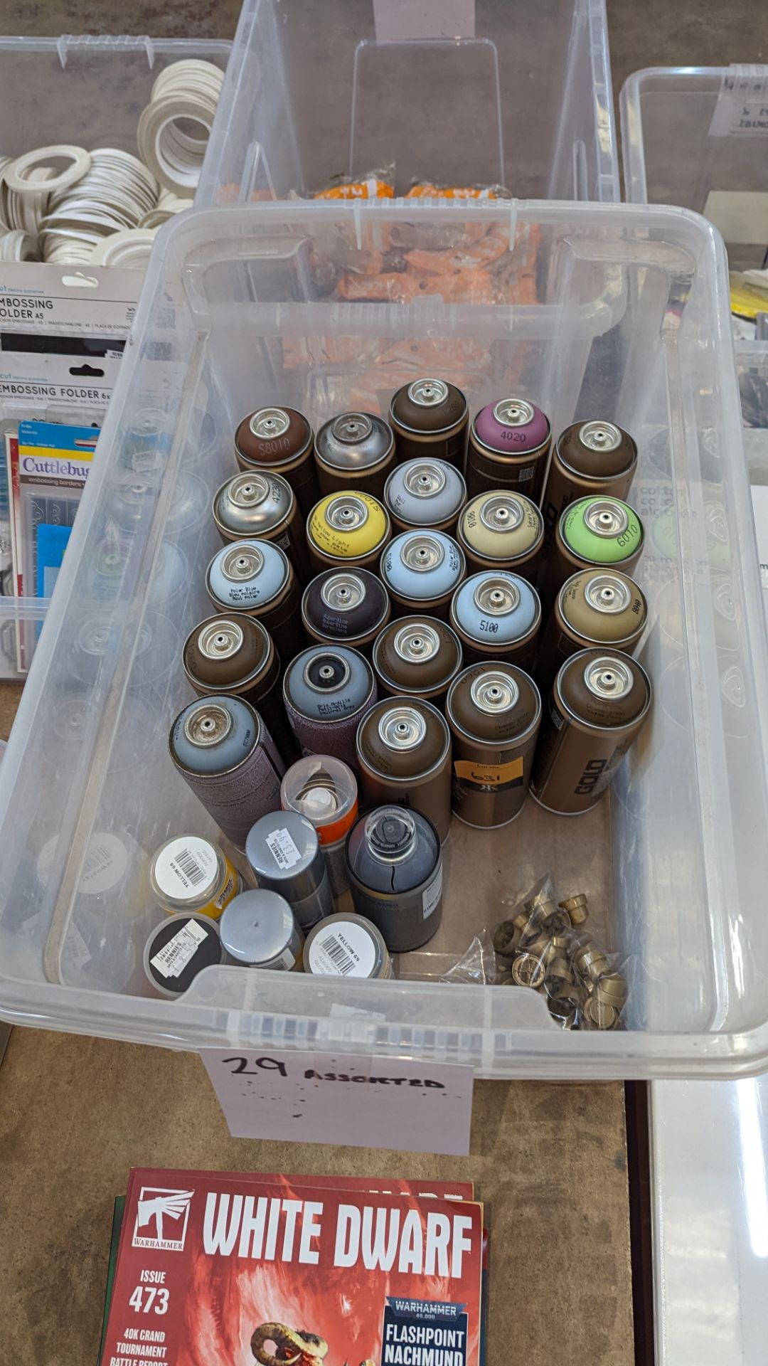 29 large tins of spray paint & similar