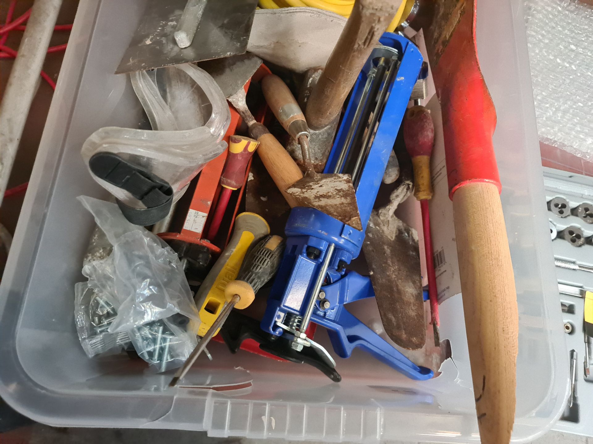 Contents of a crate of assorted hand tools - crate excluded - Image 3 of 4