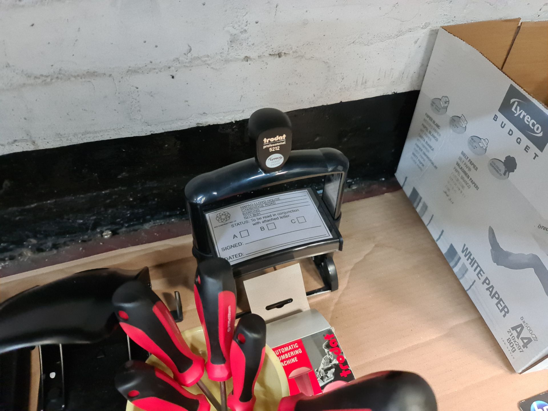 Office items comprising very heavy-duty stapler plus hole punches, cash box, stamps, bowl of screwdr - Image 4 of 5
