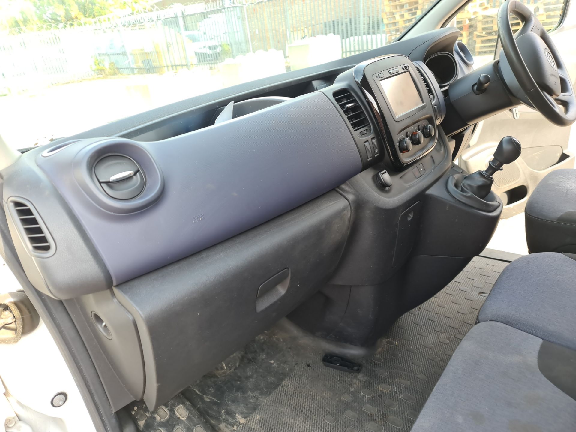 VX17 UOL Vauxhall Vivaro 2900 CDTI panel van, 6-speed manual gearbox, 1598cc diesel engine. Colour: - Image 48 of 49