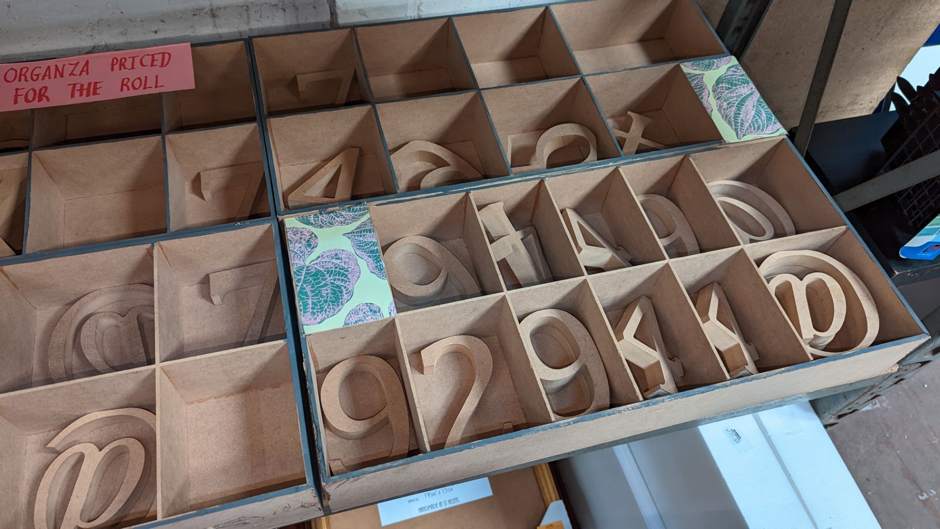 Large quantity of wooden letters & numbers in 3 different sizes - this lot comprises 2 boxes & their - Image 6 of 8