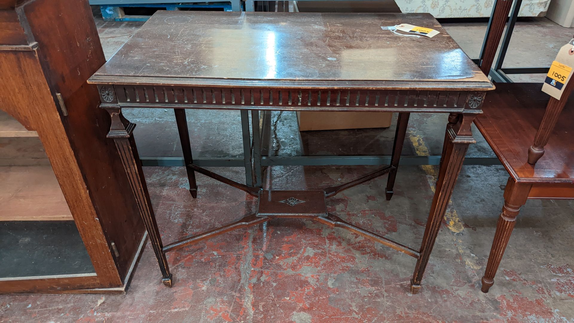 Mahogany occasional table - approx. 840mm x 510mm x 720mm - Image 2 of 6