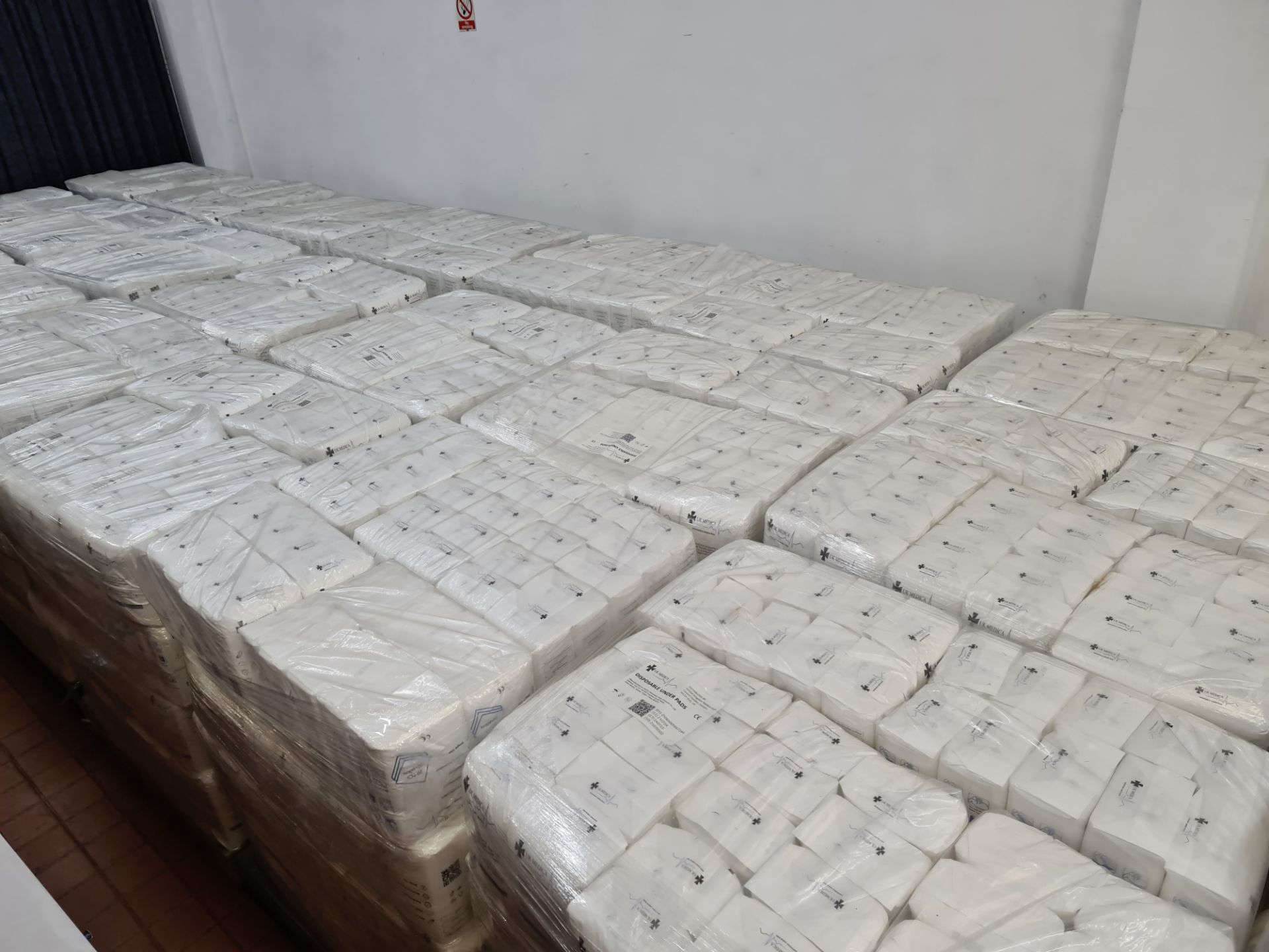 4,859 packs off 60 x 60cm disposable under pads - Image 7 of 12