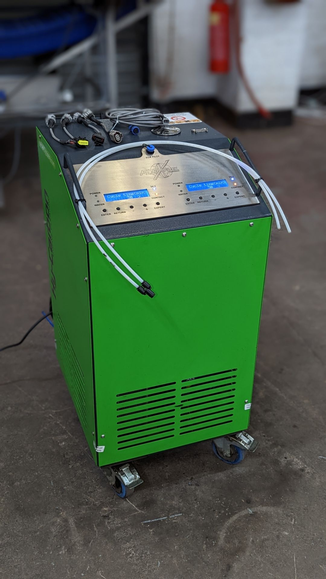 Flex Fuel Hy-Carbon EGR Pilot 1000S engine cleaning machine including cover. Purchased new in 2019 - Image 19 of 19