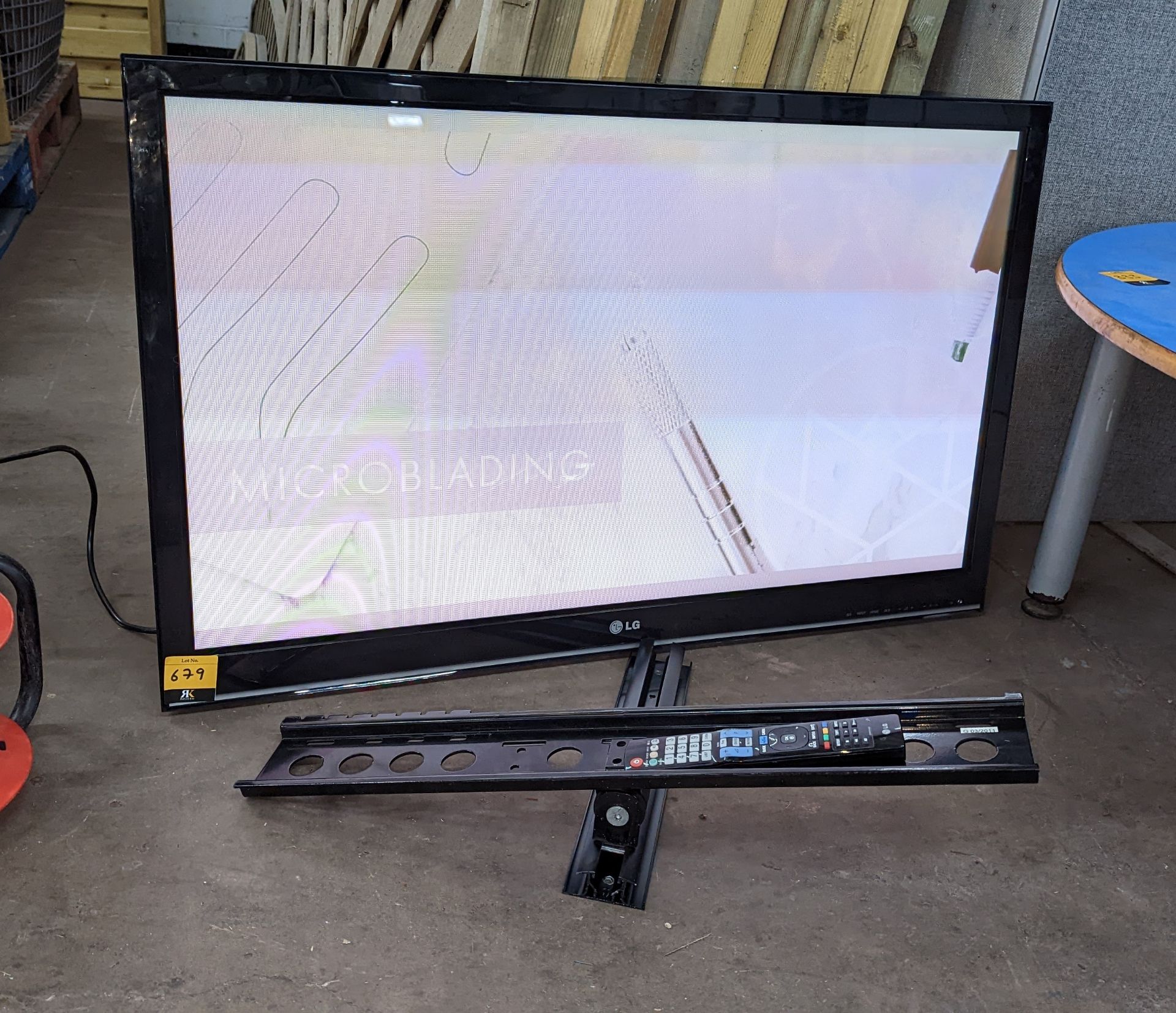 LG plasma TV including wall bracket and remote - Image 3 of 6