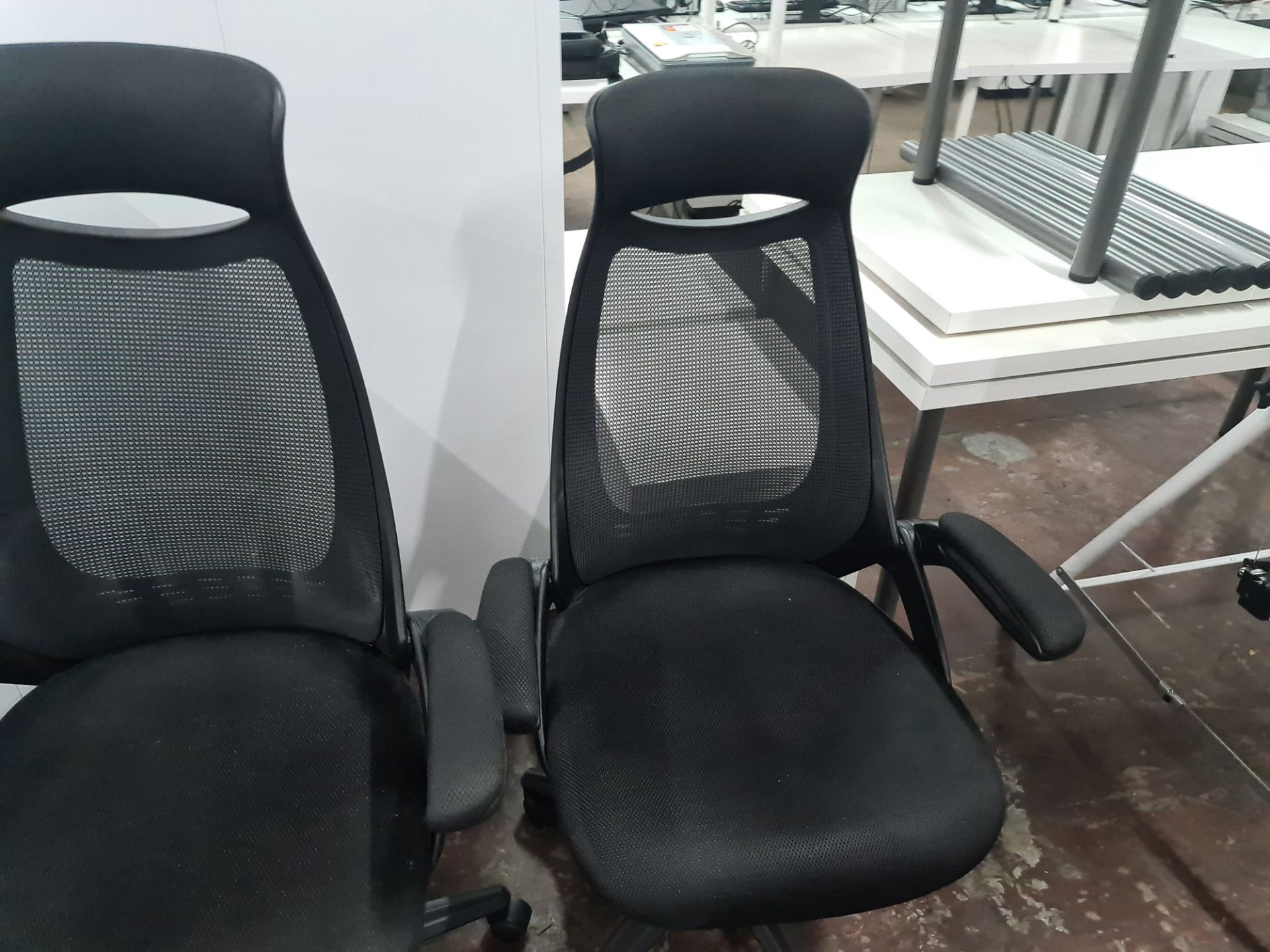 Pair of matching modern high mesh back operator chairs - Image 4 of 6