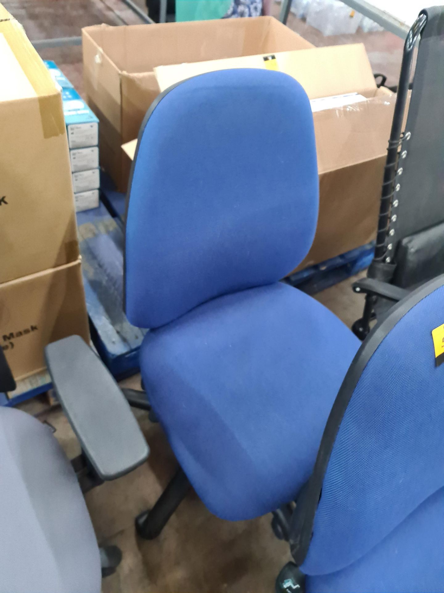 2 off blue operator chairs. - Image 4 of 4
