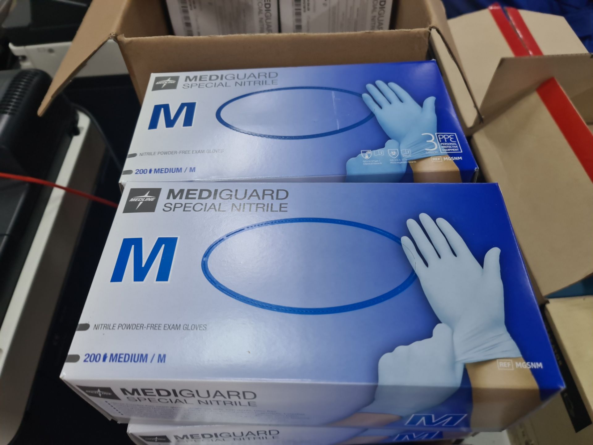 38 boxes of medline mediguard special nitrile powder free exam gloves. This lot comprises 27 boxes - Image 3 of 5