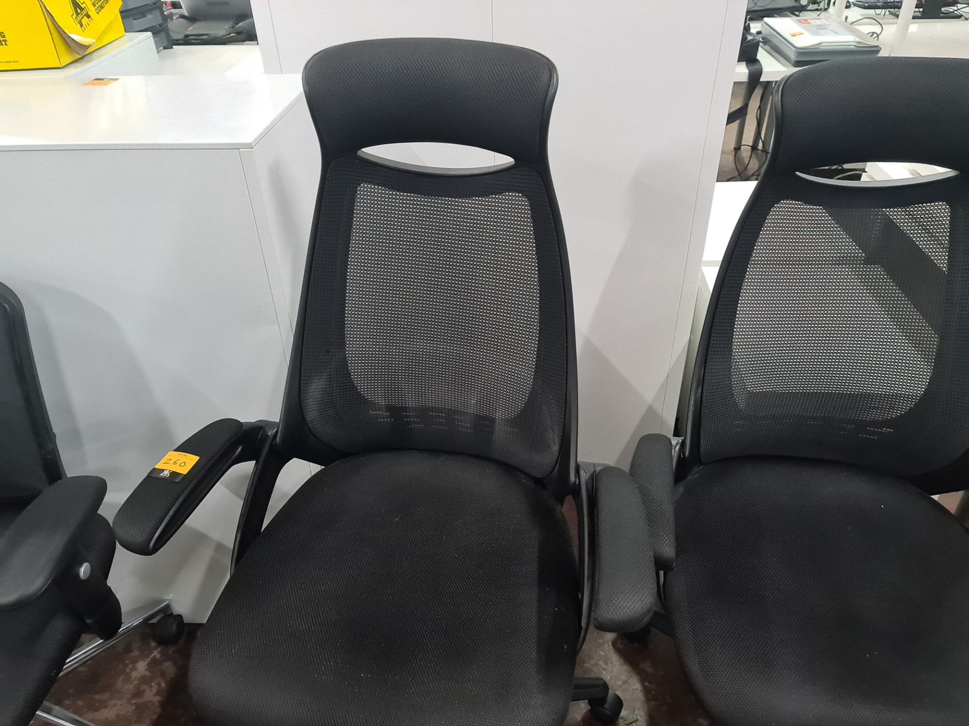 Pair of matching modern high mesh back operator chairs - Image 5 of 6