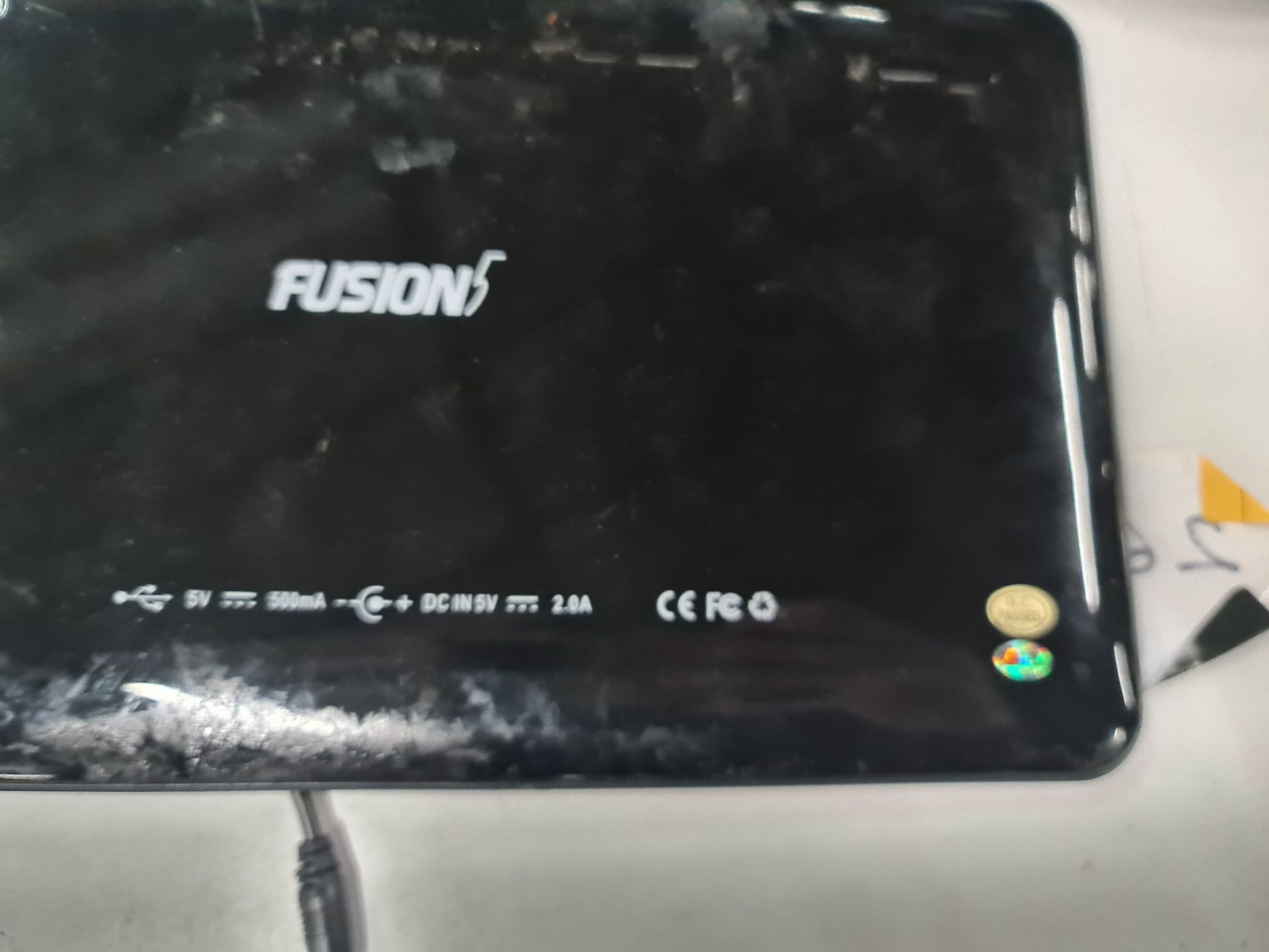 Fusion tablet with charger - Image 5 of 5