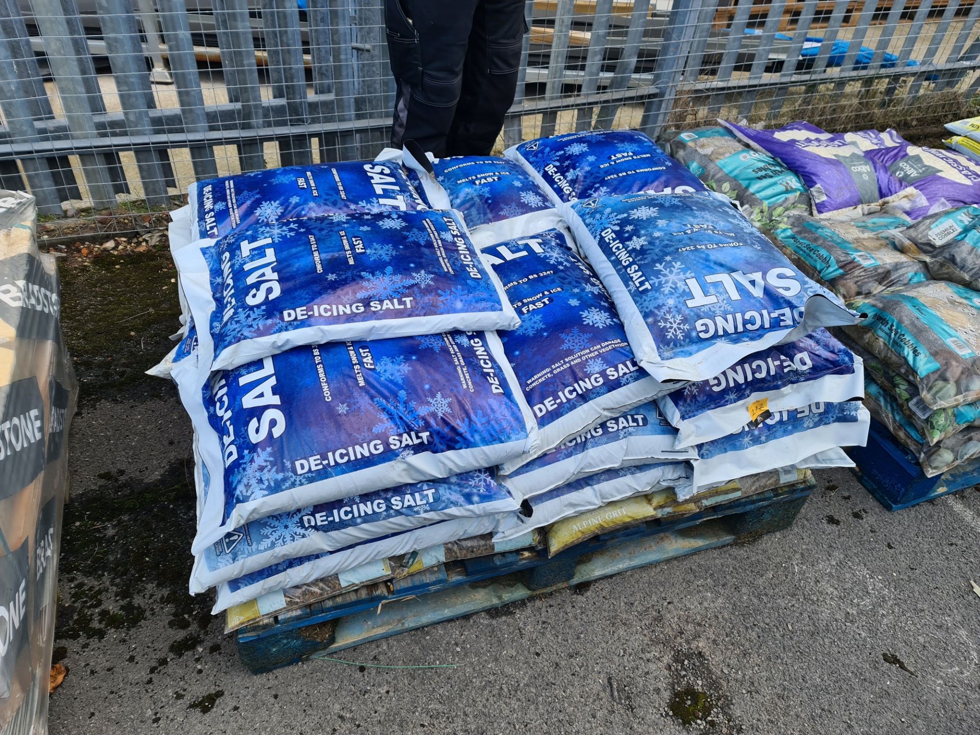 Approximately 22 sacks of de-icing salt plus a quantity of alpine grit. This lot comprises the tota