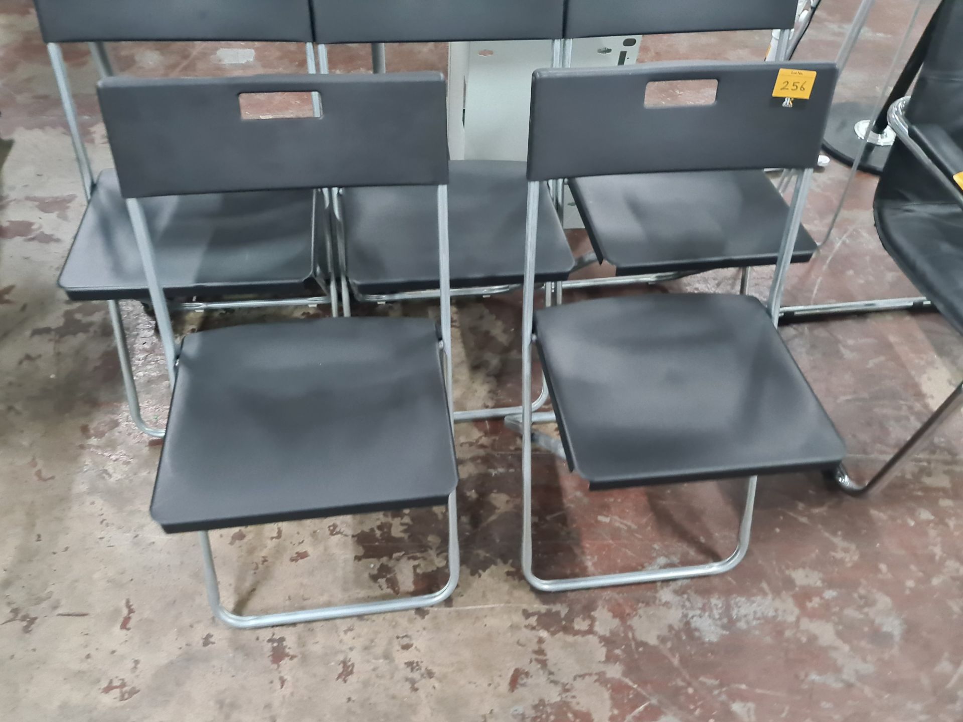 5 off matching black and grey folding chairs - Image 2 of 4