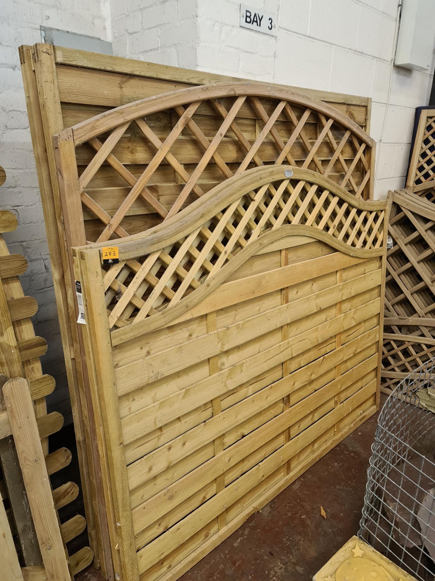 5 assorted wooden fence panels