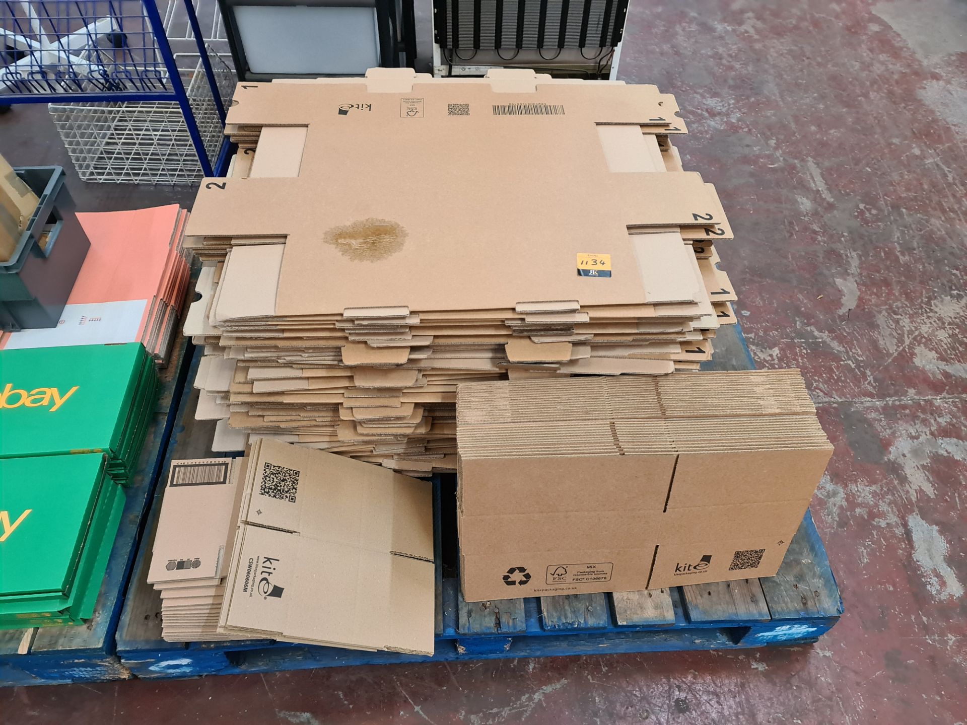 Quantity of cardboard boxes - the contents of a pallet