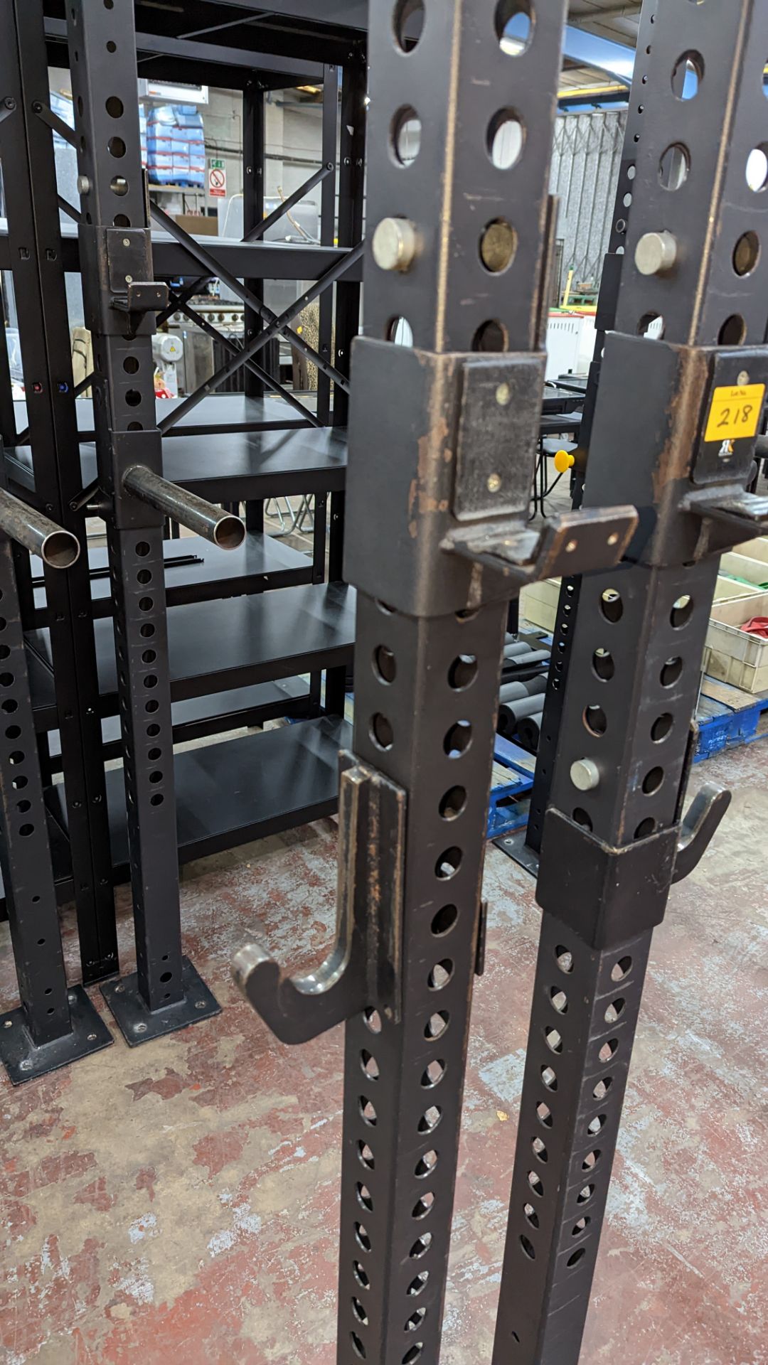 Power Rack comprising four vertical supports (each approximately 250 cms tall), four horizontal rods - Image 5 of 7