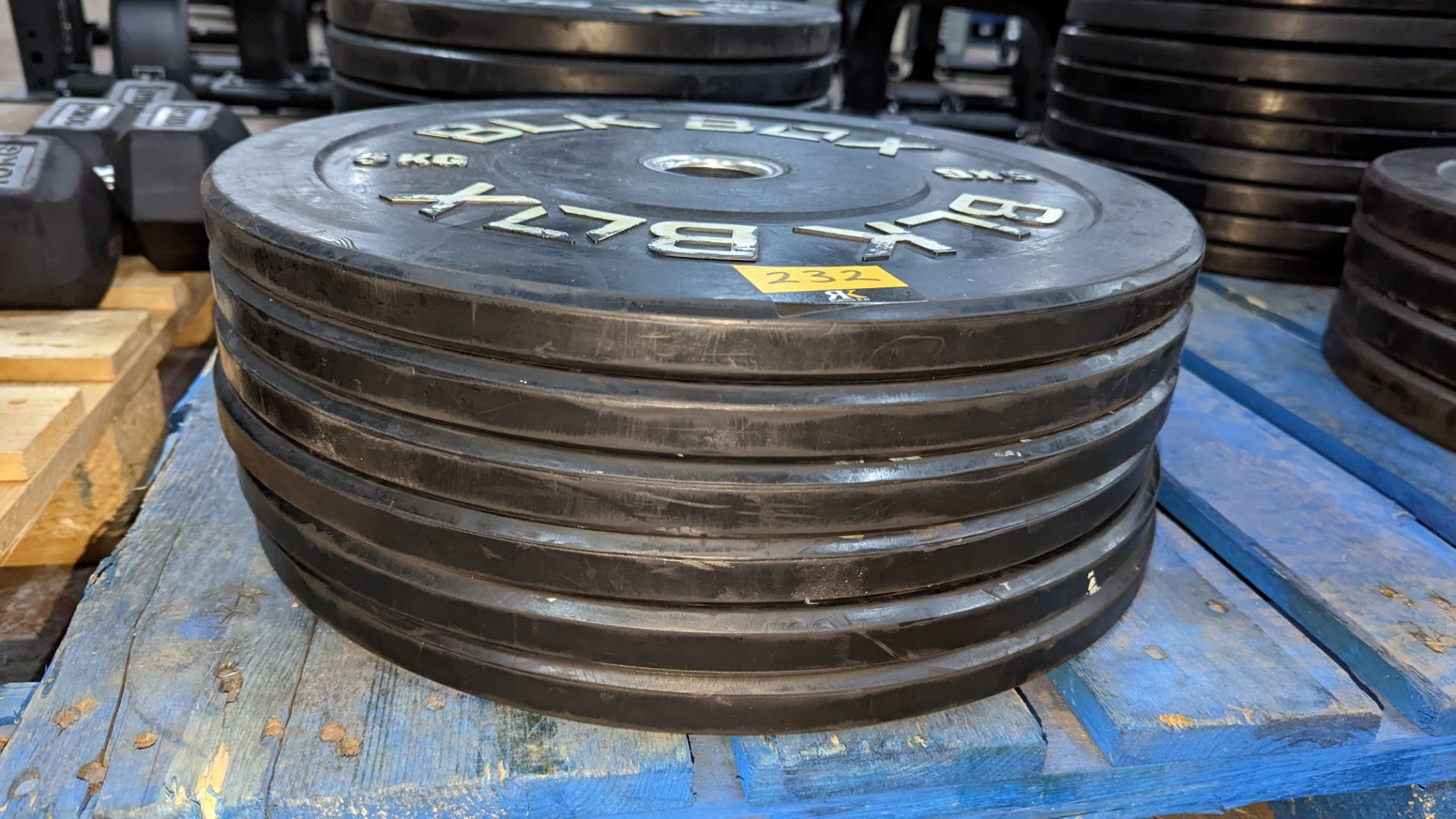 6 off BLKBOX 5kg rubberised Olympic plates - Image 2 of 3