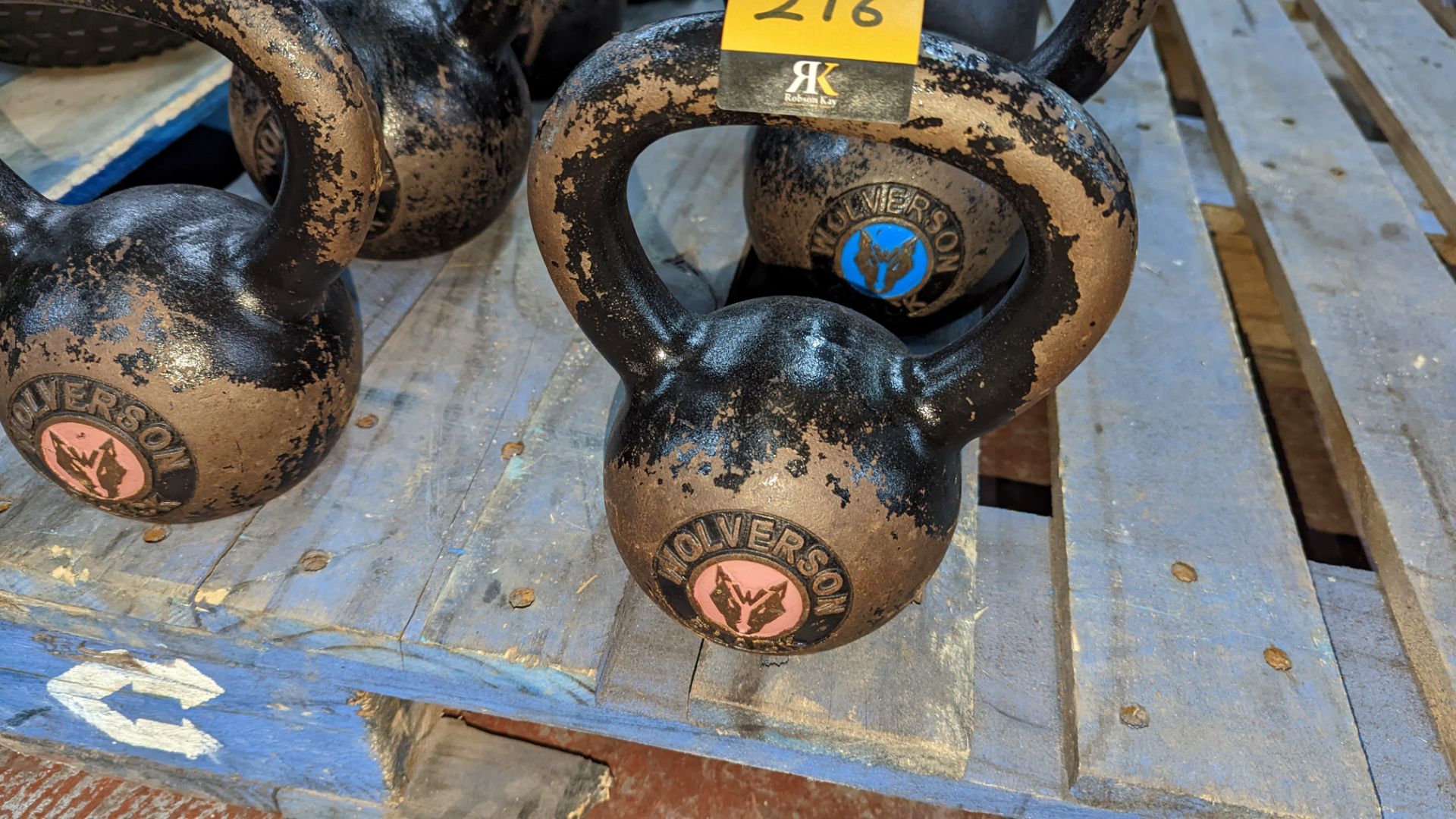 5 off Wolverson kettlebells comprising 1 x 8kg, 1 x 12kg, 1 x 16kg, 1 x 20kg and 1 x 24kg. NB one o - Image 3 of 8