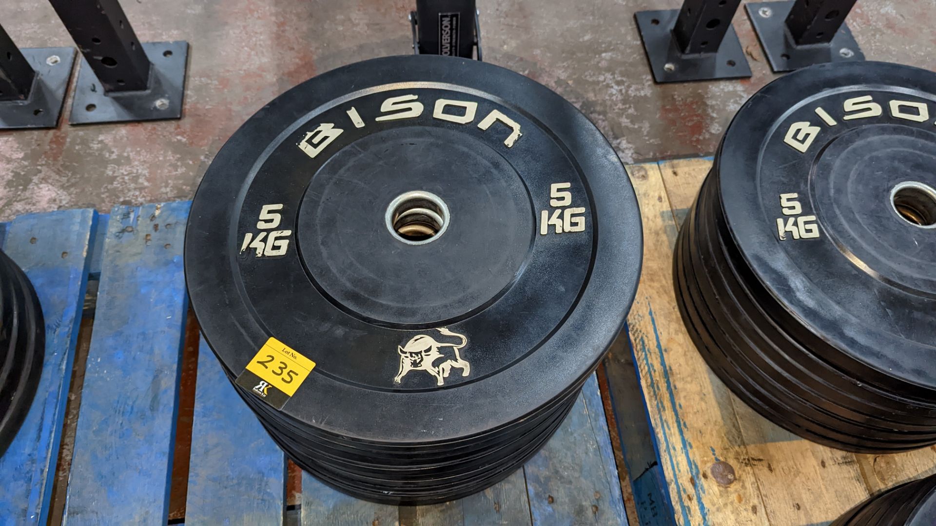 10 off Bison 5kg rubberised Olympic plates - Image 2 of 3