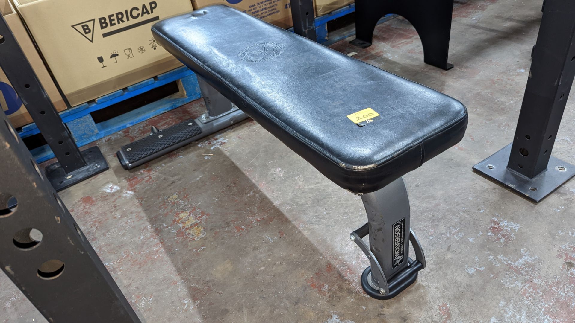 Wolverson padded gym bench, including wheels for easy mobility. NB - the large frame that can be se - Image 2 of 7