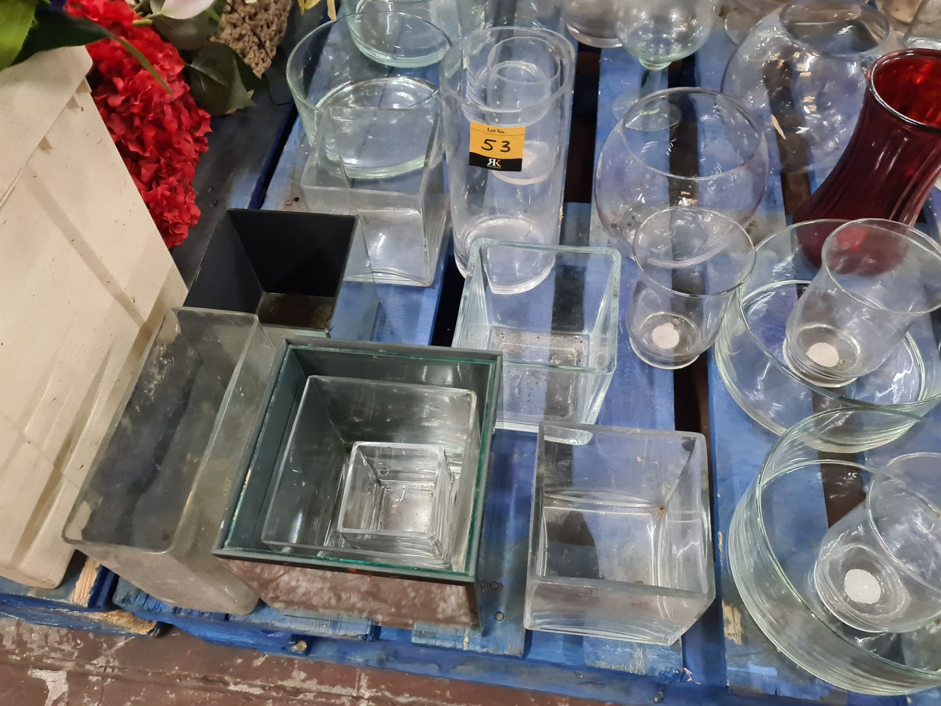 The contents of a pallet of primarily glass vases - pallet excluded - Image 2 of 7