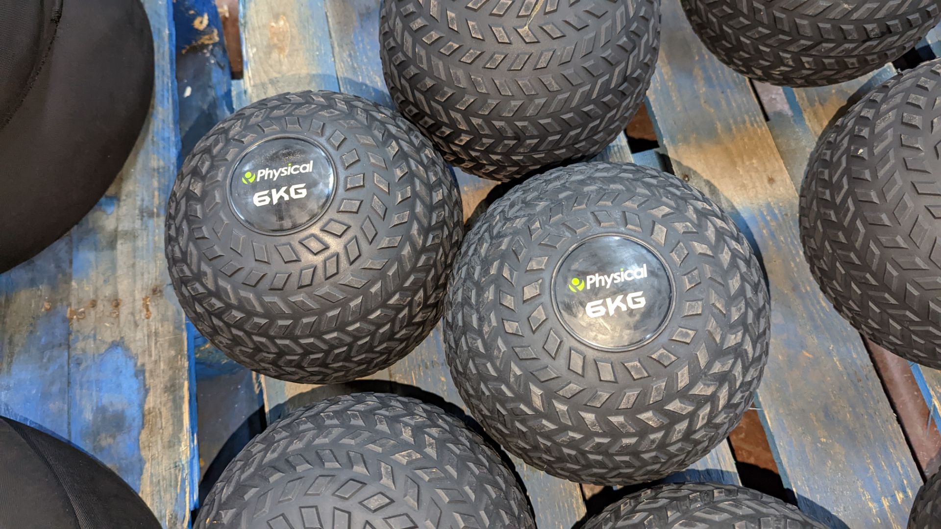 6 off weighted rubber balls, each weighing 6kg - Image 4 of 5