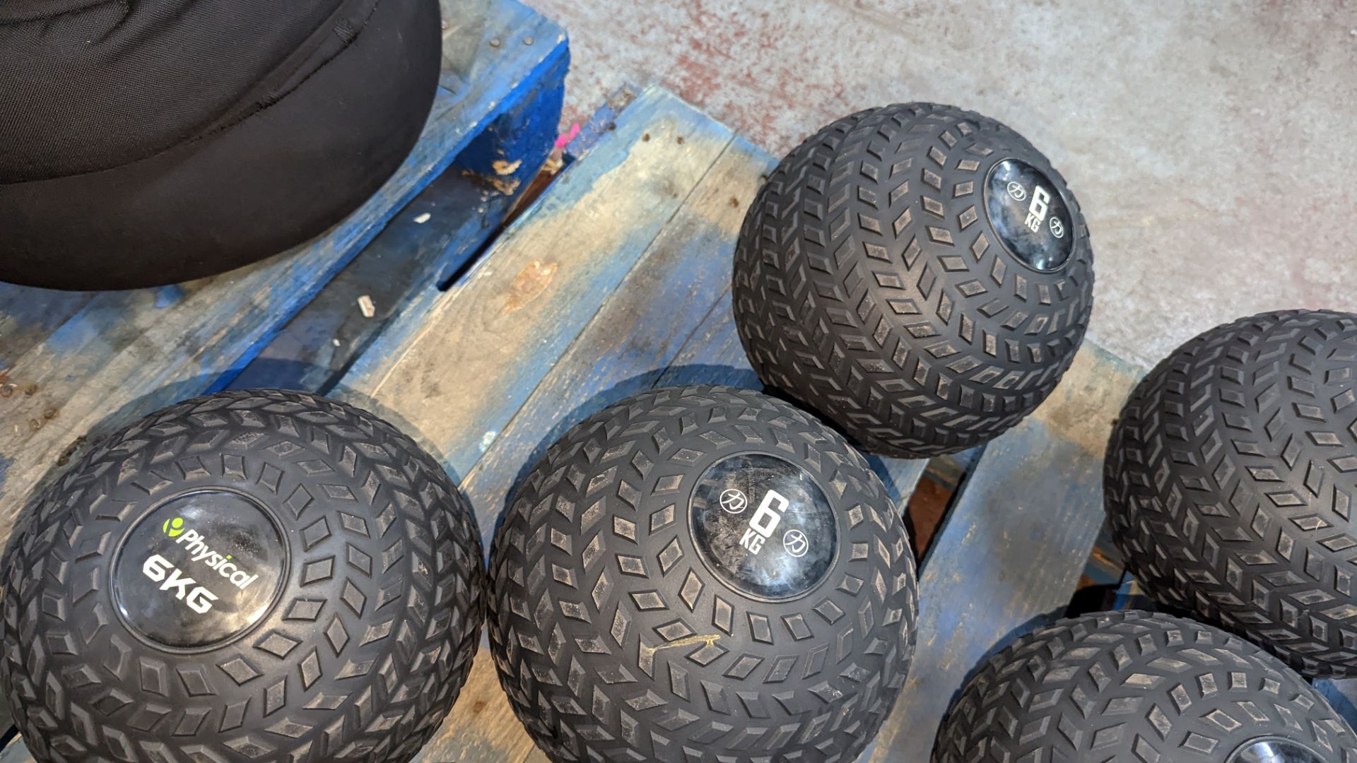 6 off weighted rubber balls, each weighing 6kg - Image 5 of 5