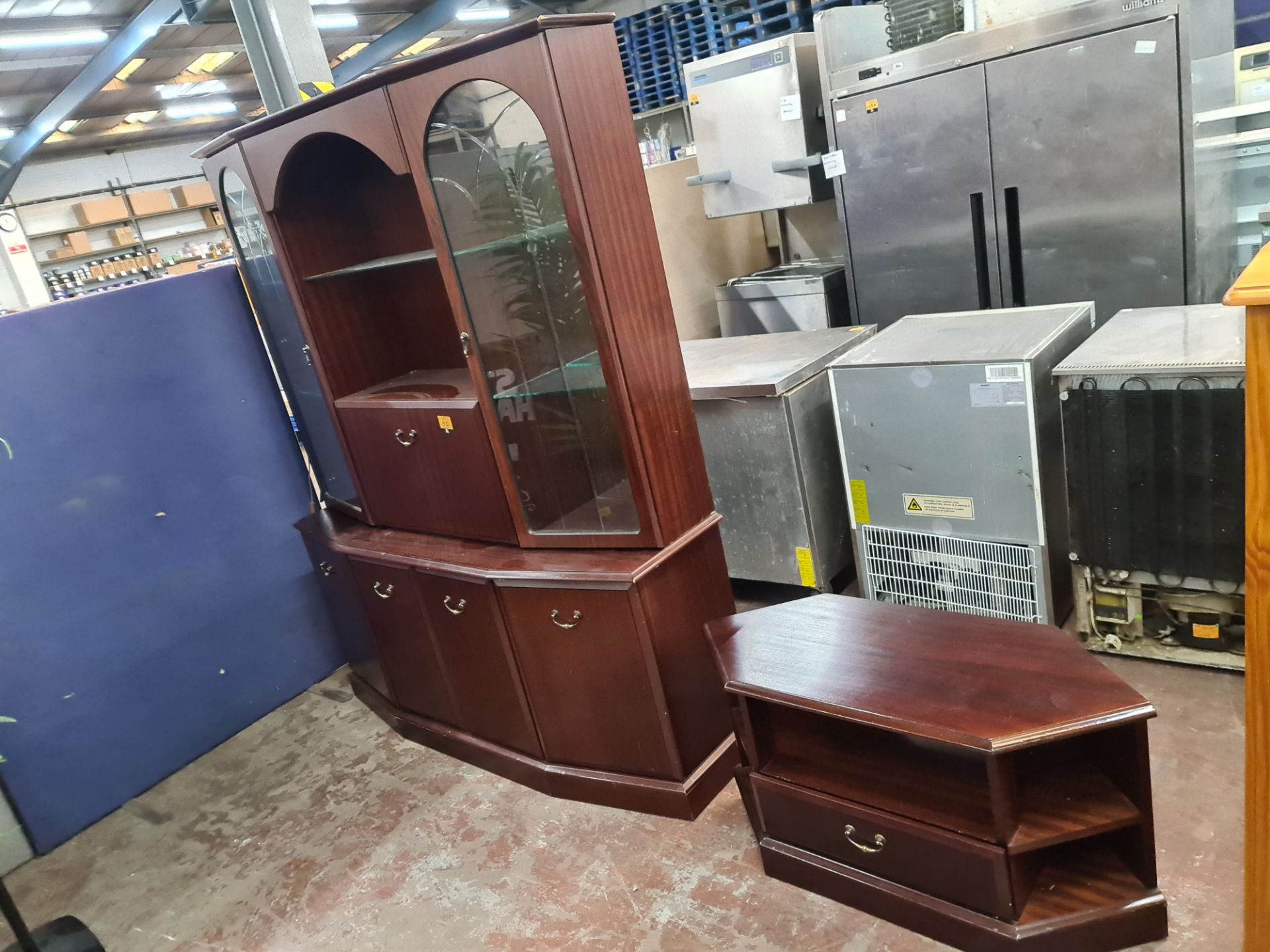 Mahogany coloured furniture lot comprising two piece sideboard/display unit/bar plus matching corner