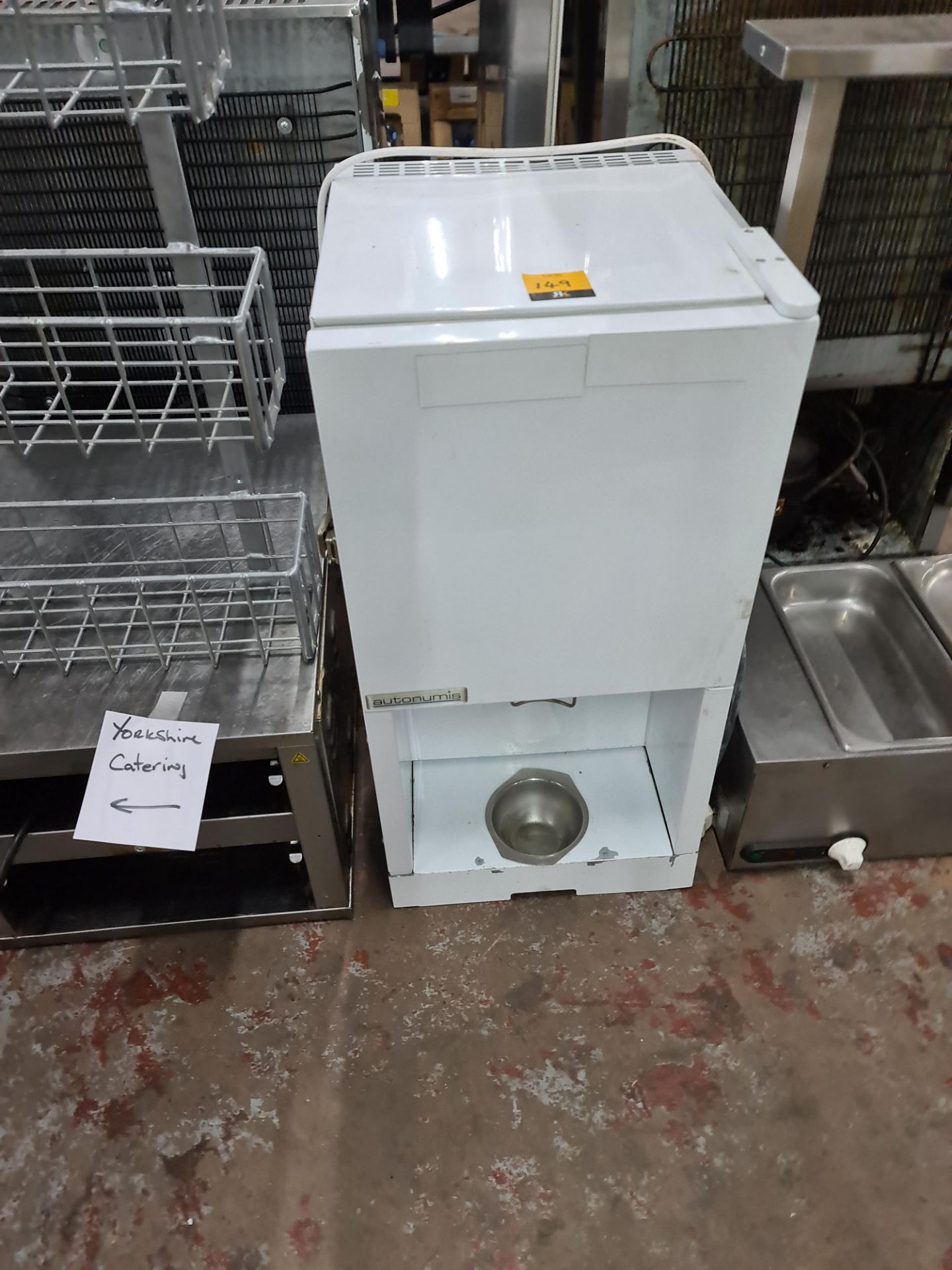 Mixed lot comprising milk pergal, bench top warming unit and Mondial Elite tall freezer (includes do - Image 3 of 13