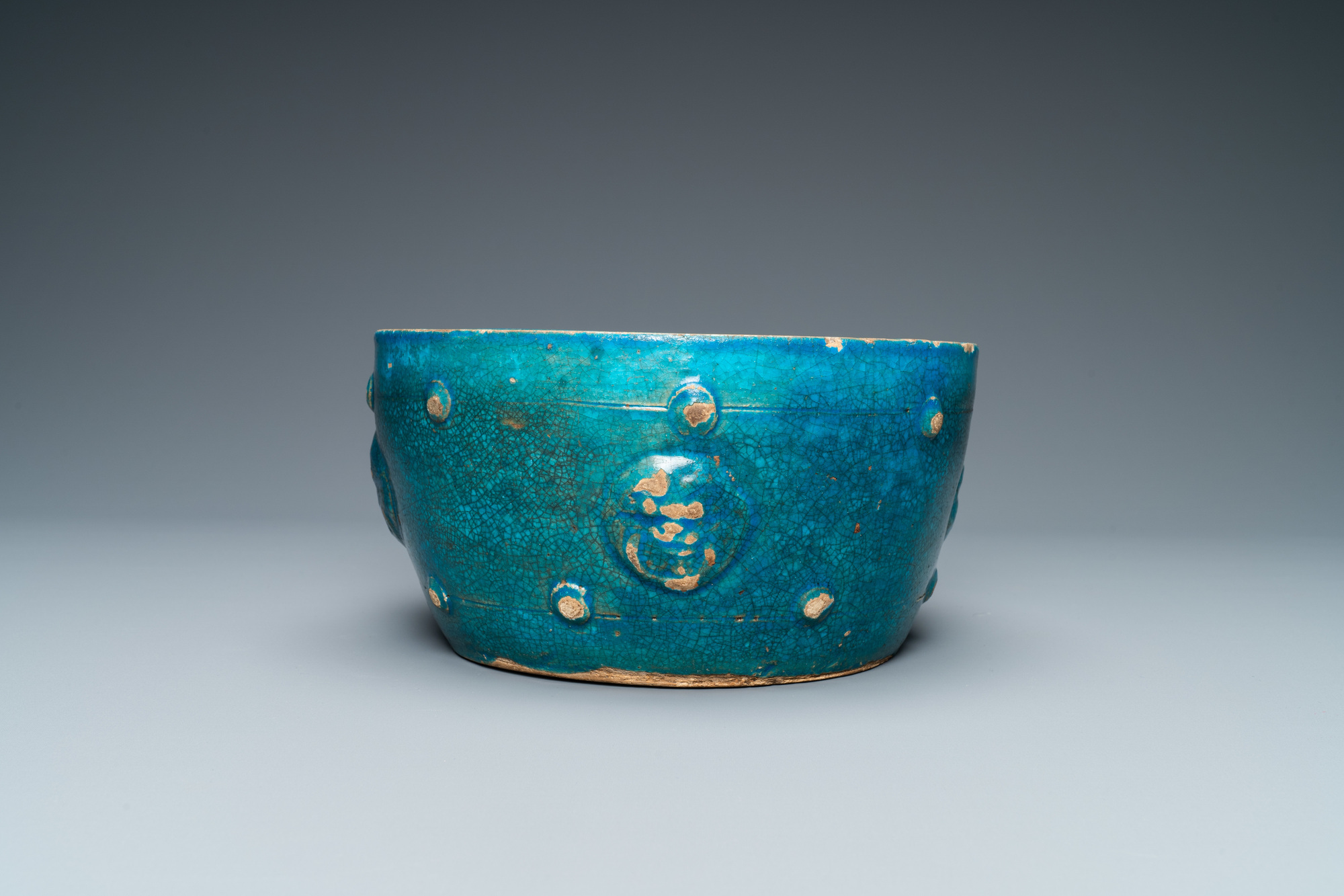A Chinese monochrome turquoise-glazed bowl with reticulated wooden cover, Ming - Image 3 of 8