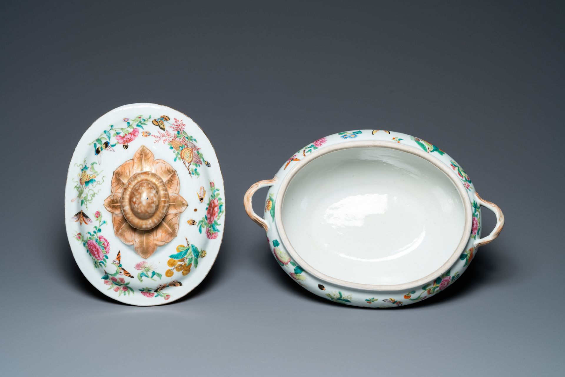 A Chinese Canton famille rose 'butterflies' tureen and cover on stand, 19th C. - Image 8 of 9