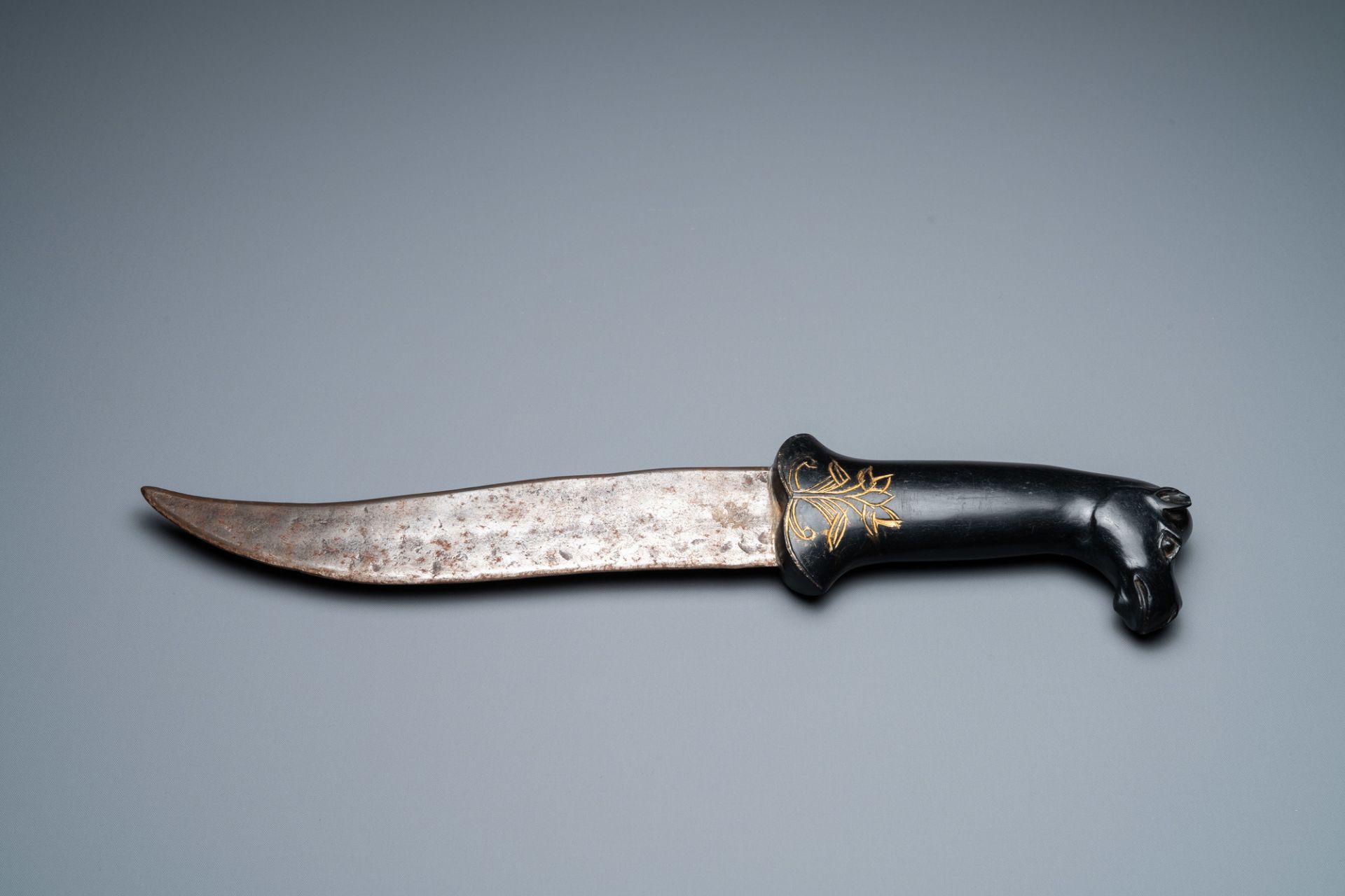 A Mughal dagger with black hardstone camel head grip, India, 19th C. - Image 2 of 8